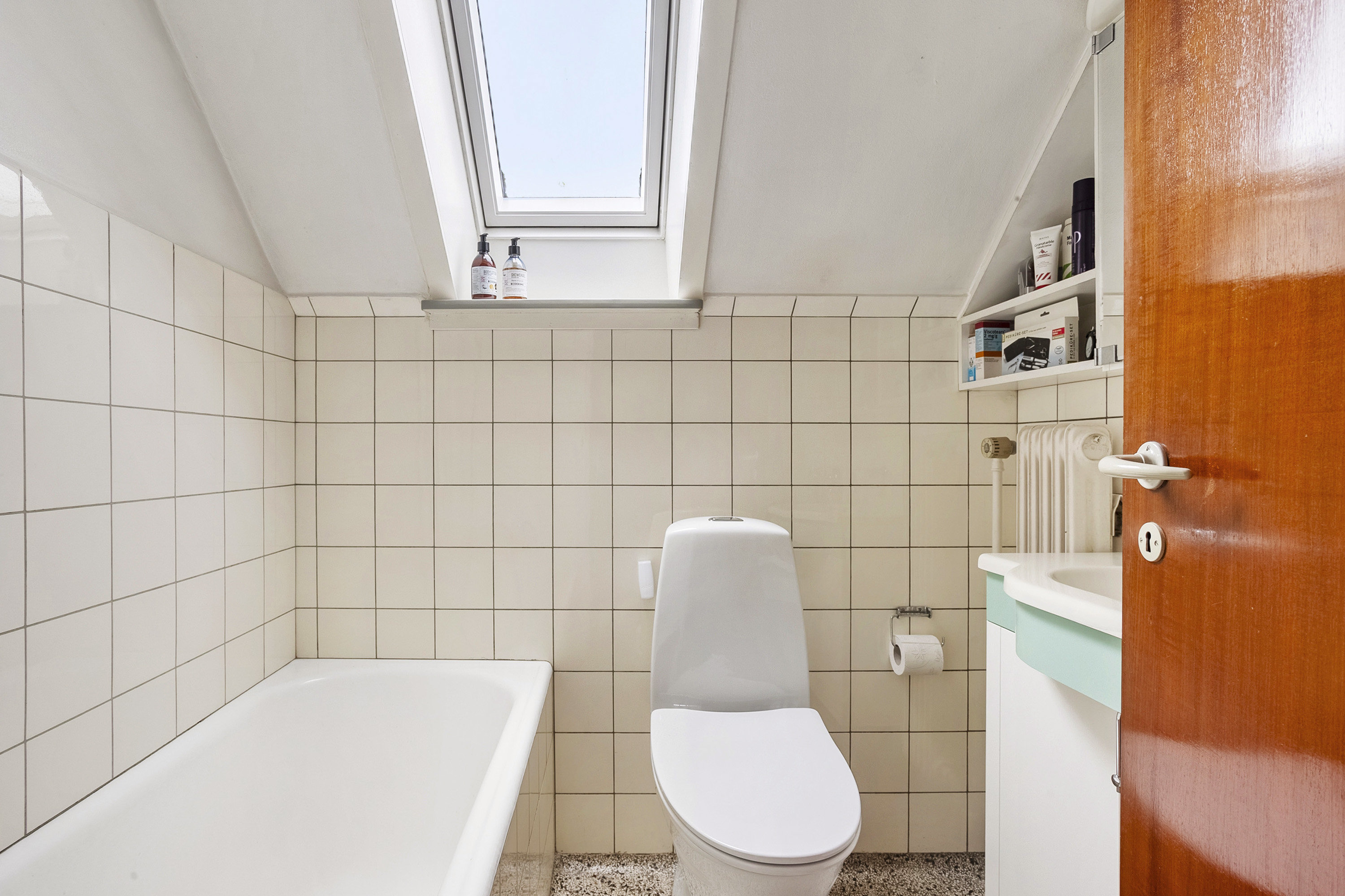 Fremhævet badeværelse billede i fuldskærmstilstand. Billede af Engkær 3, 6100 Haderslev