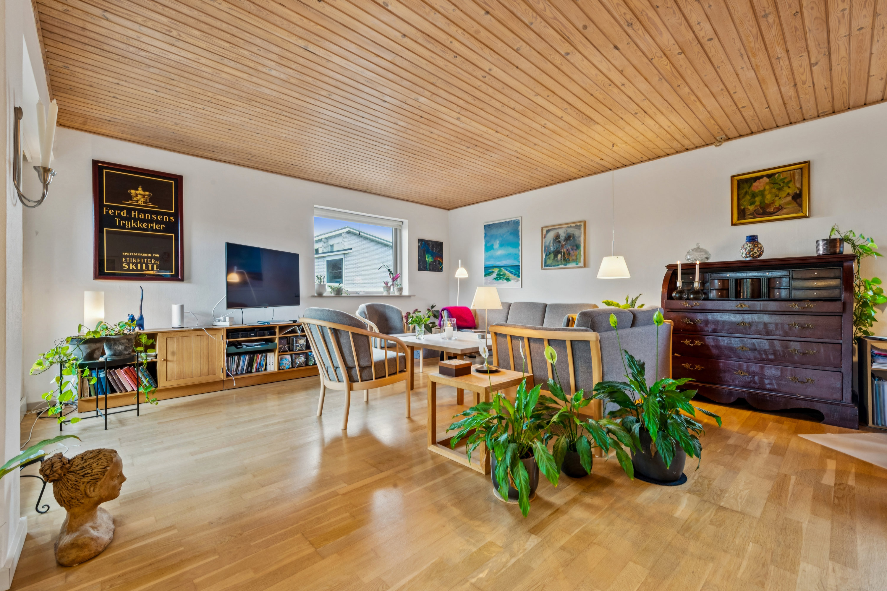 Fremhævet stue billede i fuldskærmstilstand. Billede af Fiskernesvej 5, 2670 Greve