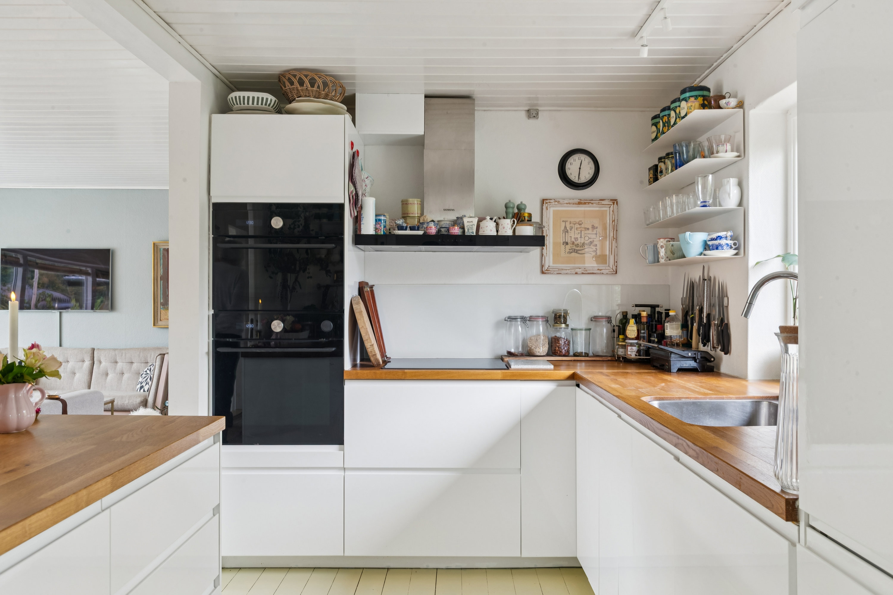 Fremhævet køkken billede i fuldskærmstilstand. Billede af Erik Gudmands Vej 2B, 3140 Ålsgårde