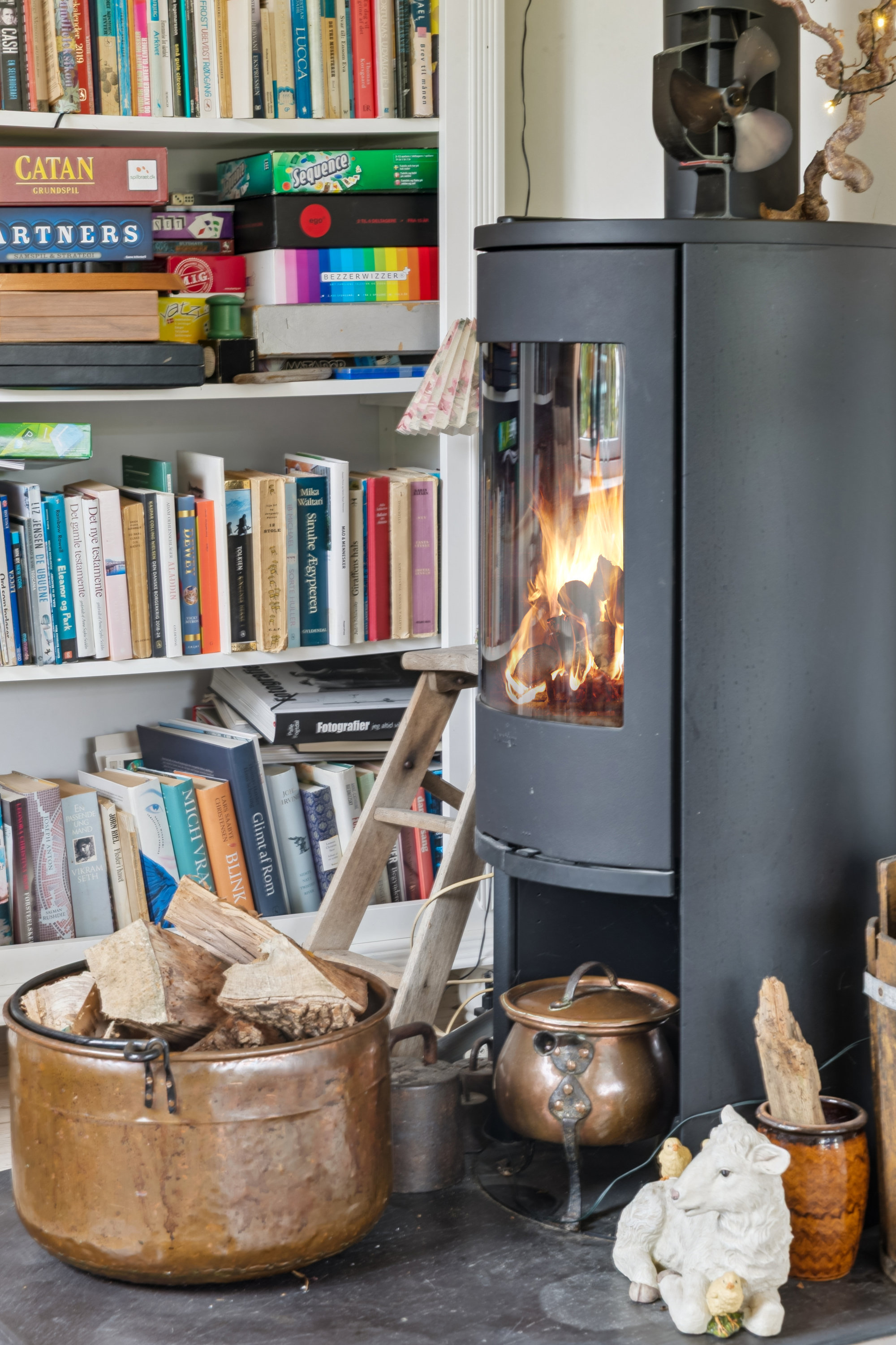 Fremhævet stue billede i fuldskærmstilstand. Billede af Erik Gudmands Vej 2B, 3140 Ålsgårde