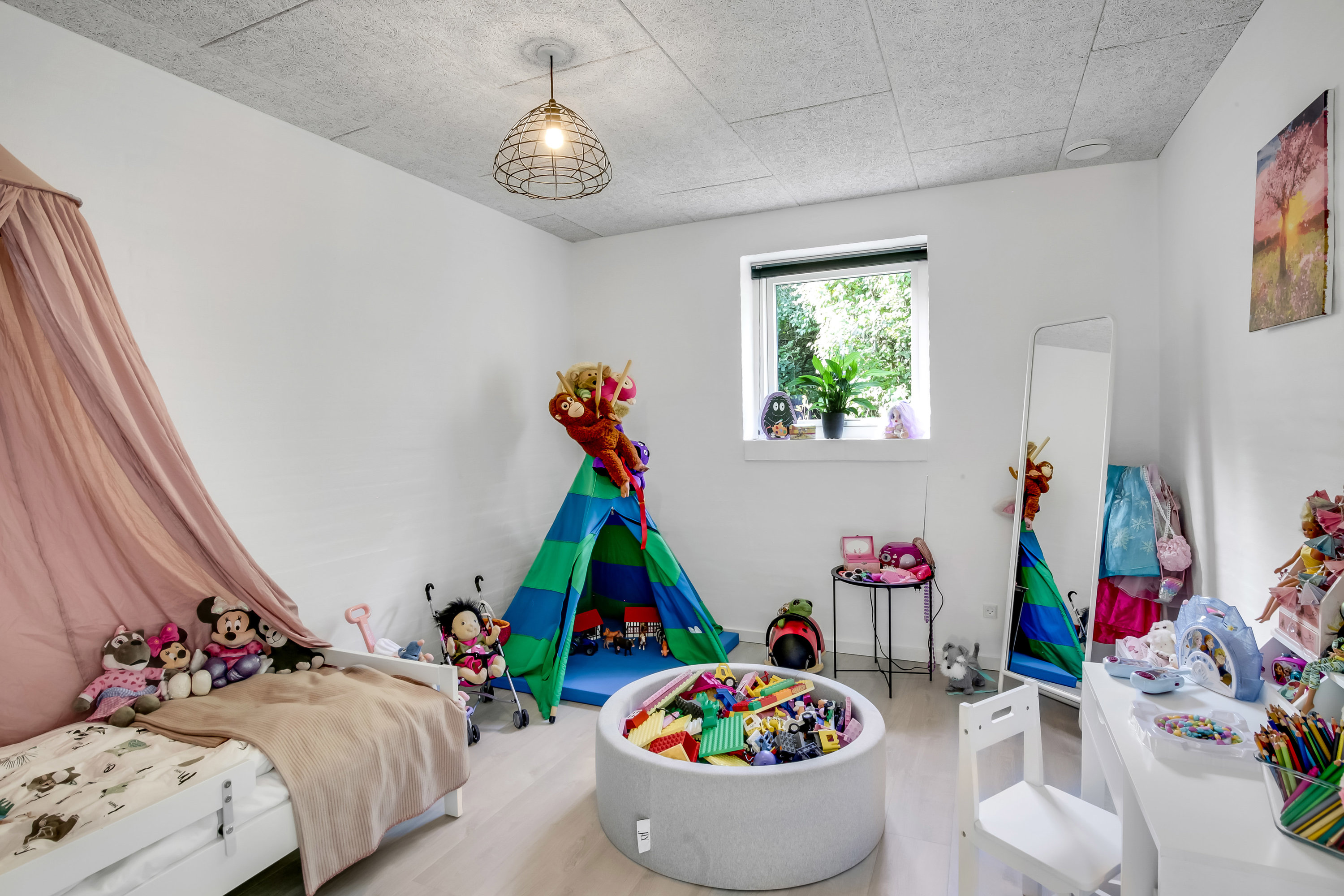 Fremhævet  billede i fuldskærmstilstand. Billede af Thorsagervej 27, Falkærgårde, 8544 Mørke