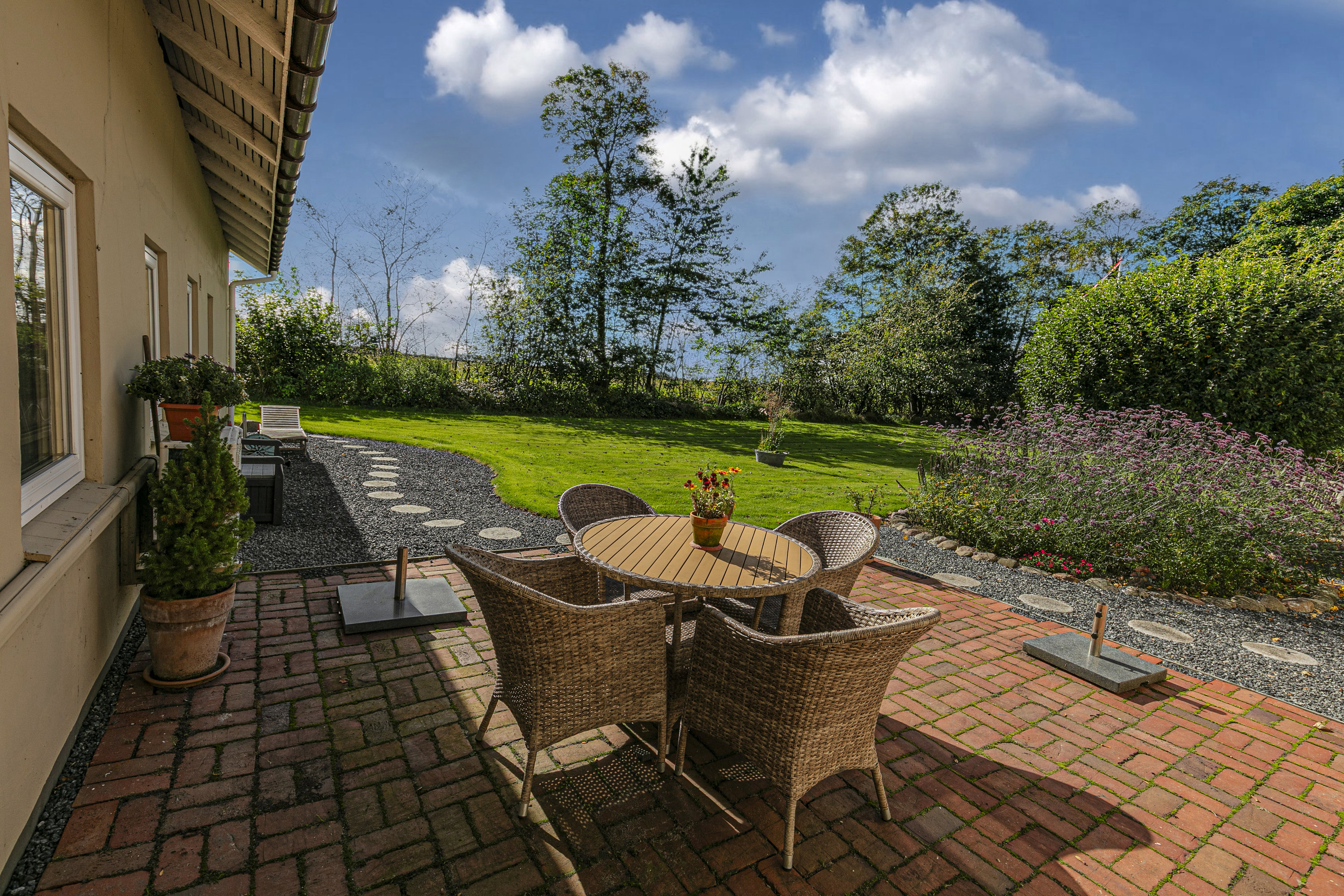 Fremhævet terrasse billede i fuldskærmstilstand. Billede af Puggårdsvej 17, Sejstrup, 6740 Bramming