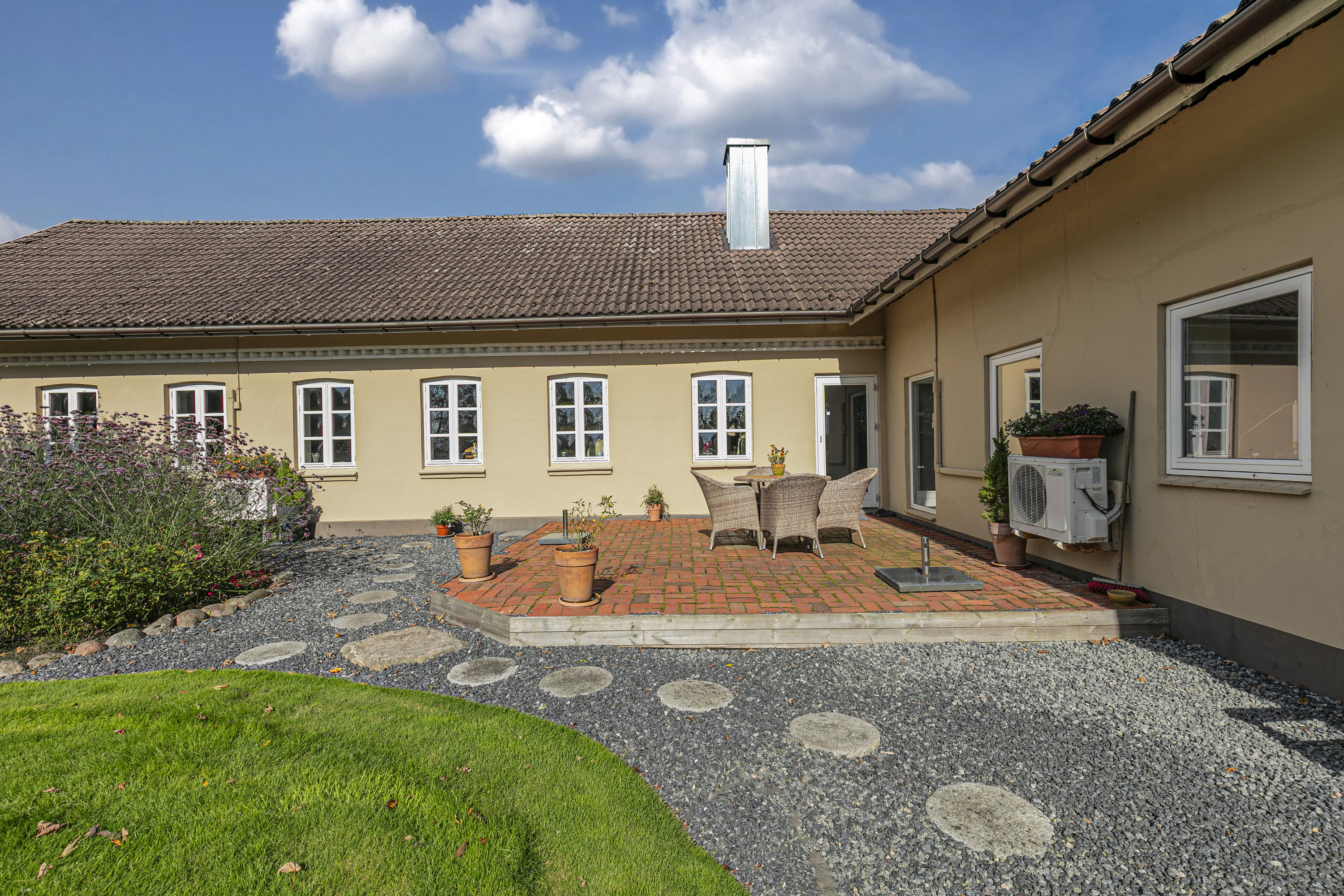 Fremhævet terrasse billede i fuldskærmstilstand. Billede af Puggårdsvej 17, Sejstrup, 6740 Bramming