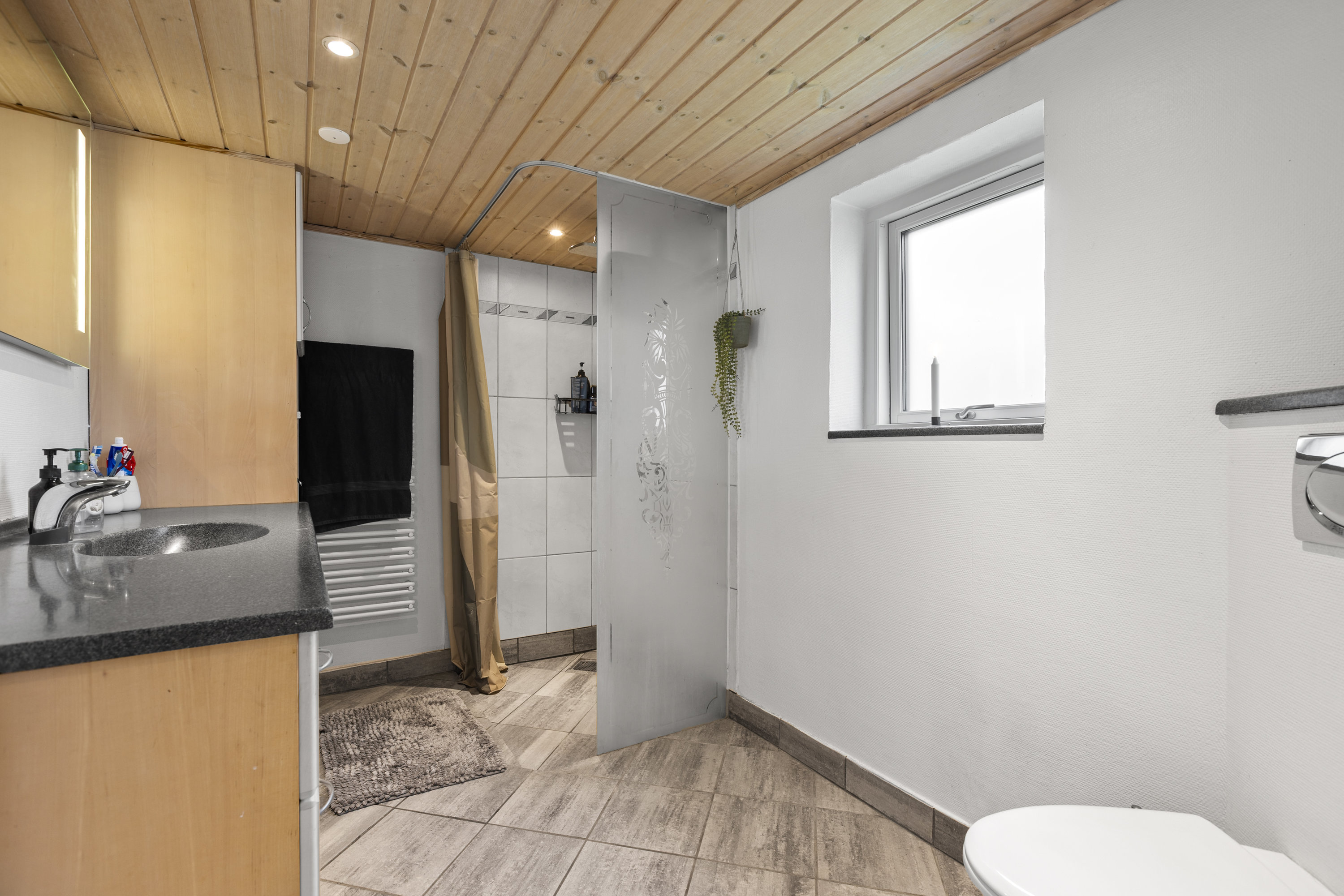 Fremhævet badeværelse billede i fuldskærmstilstand. Billede af Bjernede Kirkevej 20, 4180 Sorø