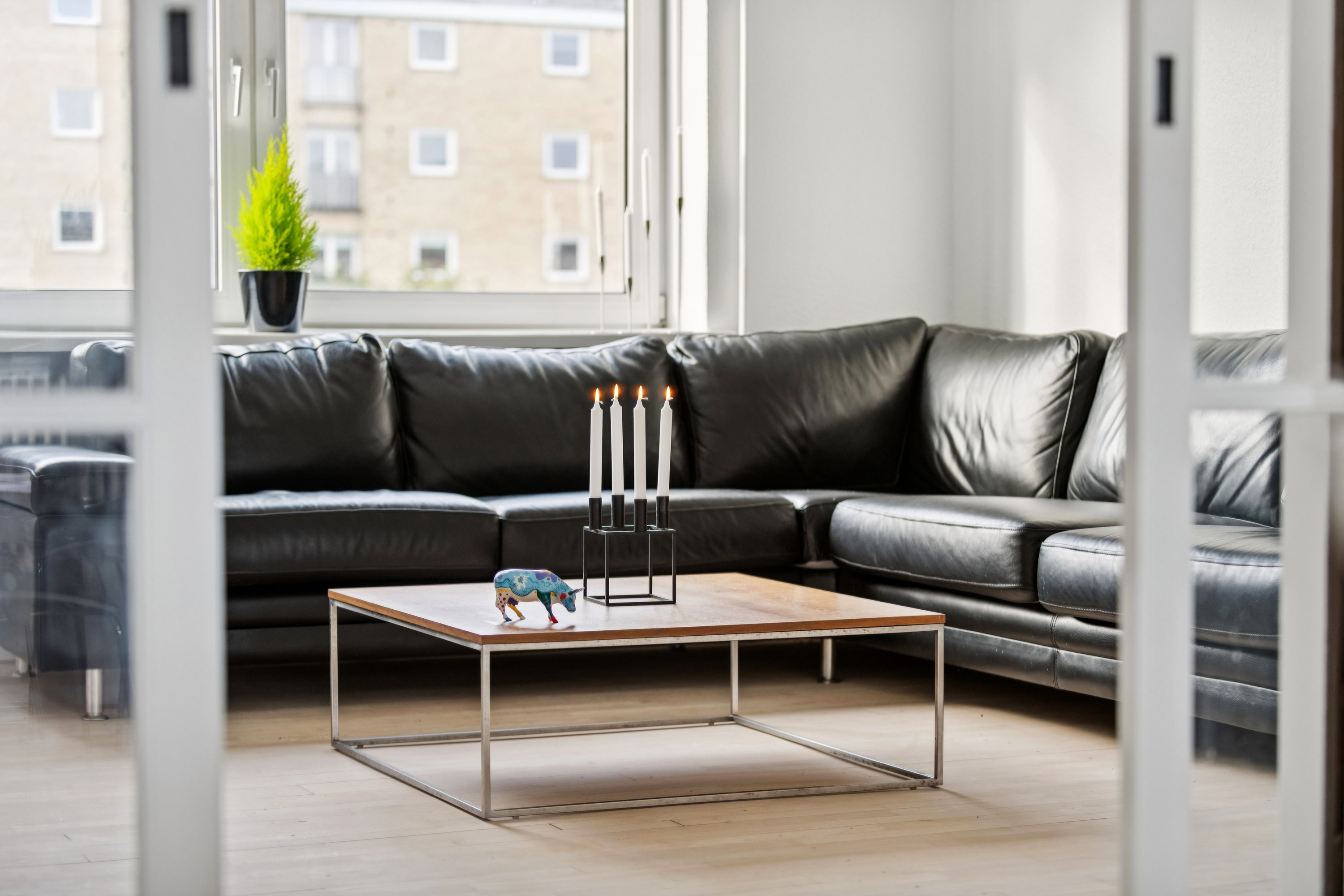 Fremhævet stue billede i fuldskærmstilstand. Billede af Vestre Alle 5, 2. th., 9000 Aalborg