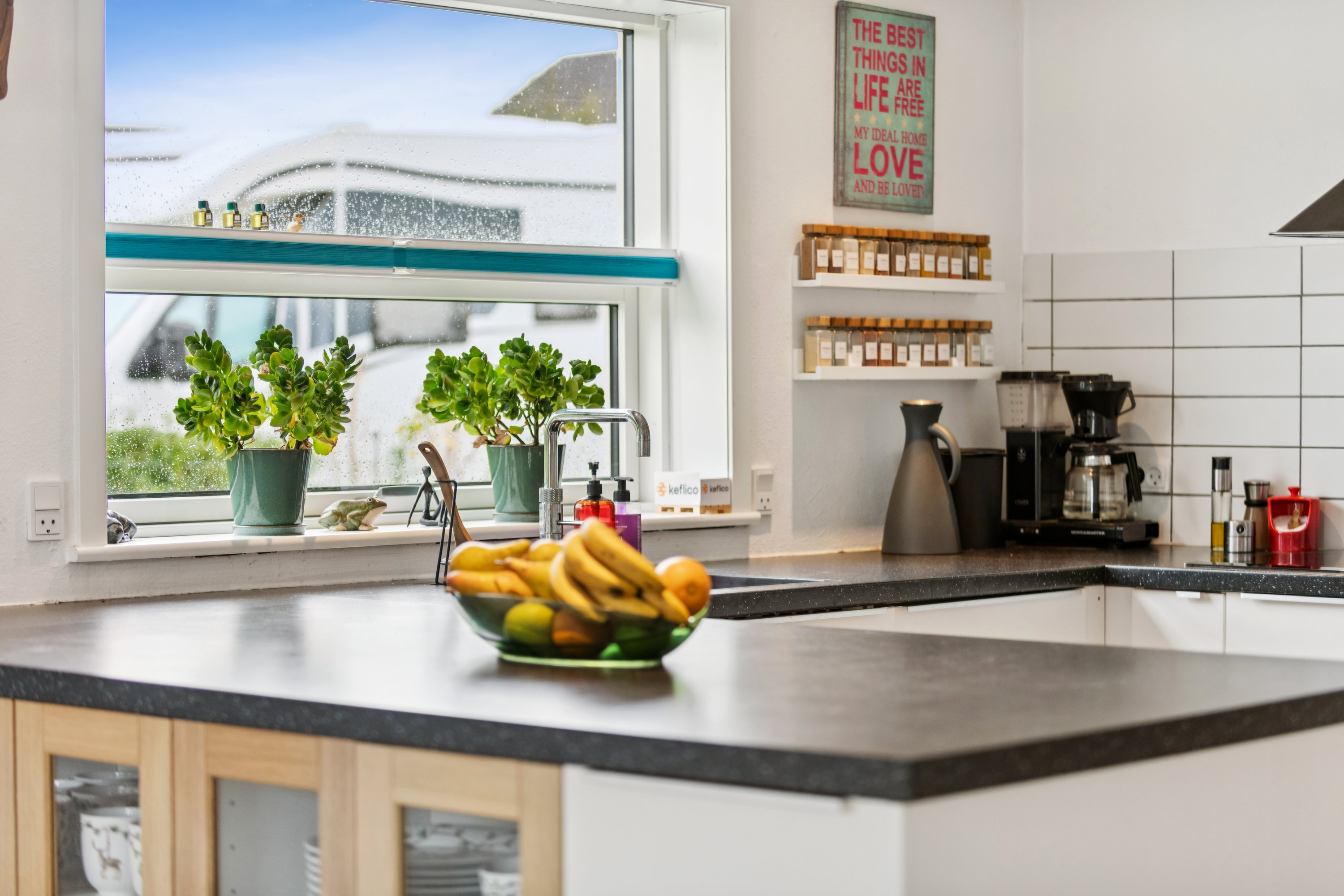 Fremhævet køkken billede i fuldskærmstilstand. Billede af Schmidtsvej 16, Farstrup, 9240 Nibe