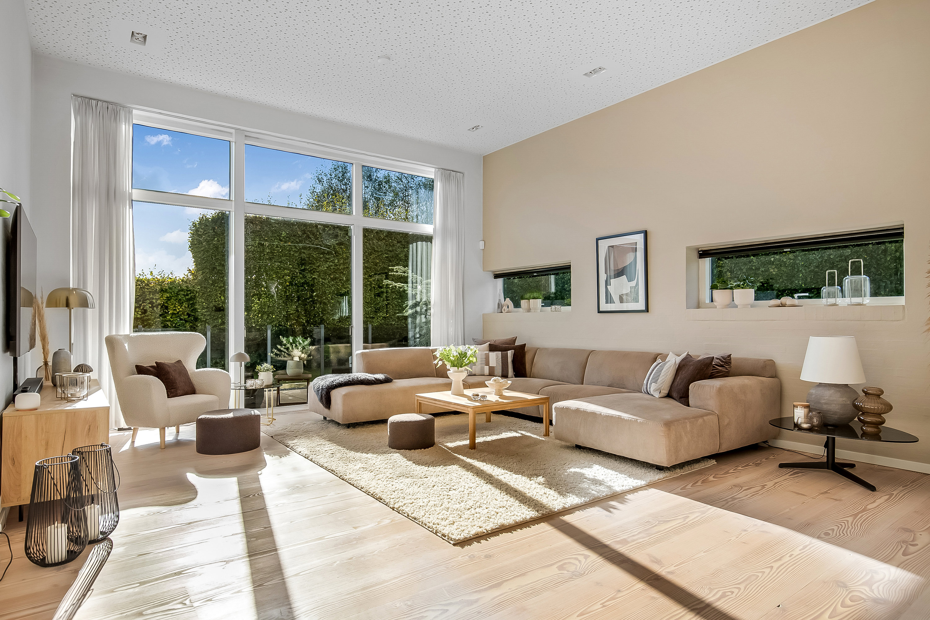 Fremhævet stue billede i fuldskærmstilstand. Billede af Goldbæk Alle 24, Dalby, 6000 Kolding