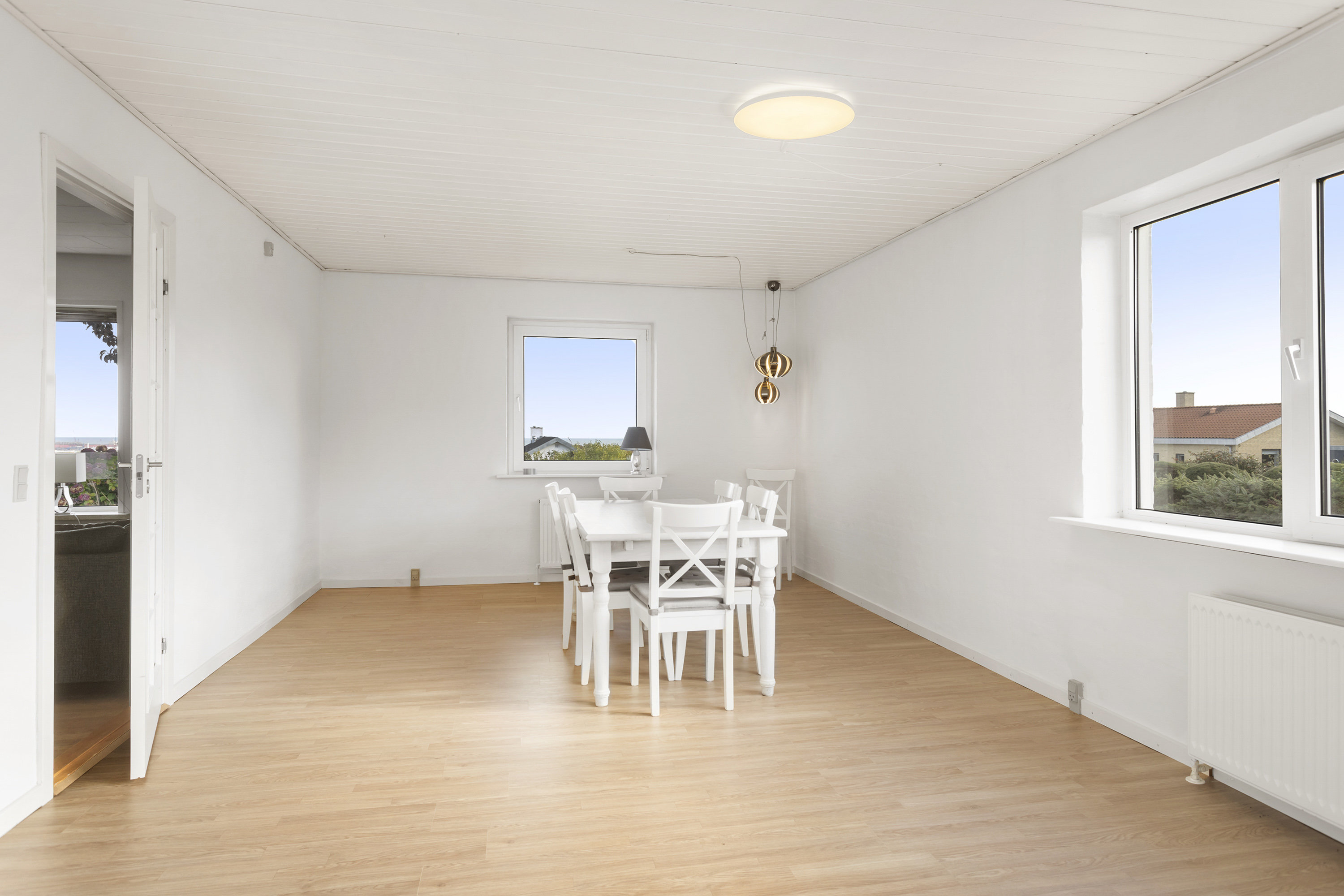 Fremhævet stue billede i fuldskærmstilstand. Billede af Lyngsvej 4, Kilden, 9900 Frederikshavn