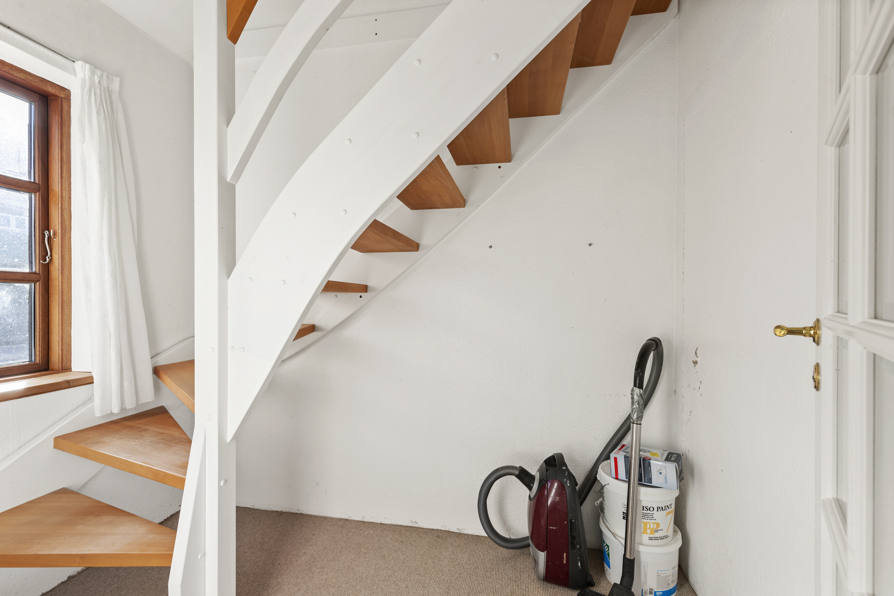 Fremhævet trappe billede i fuldskærmstilstand. Billede af Østergade 35, 9631 Gedsted