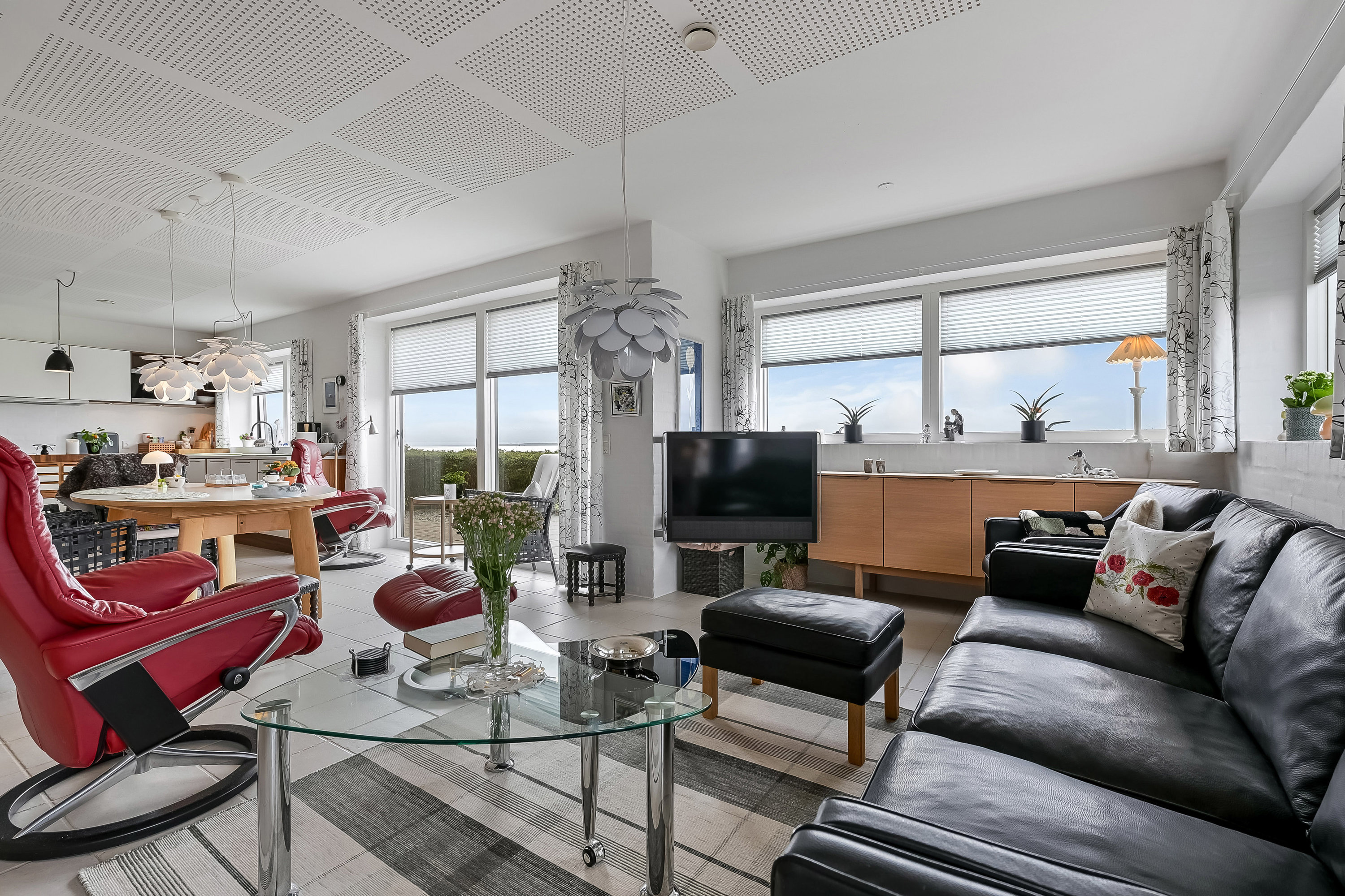 Fremhævet stue billede i fuldskærmstilstand. Billede af Rønvej 21, Jegindø, 7790 Thyholm