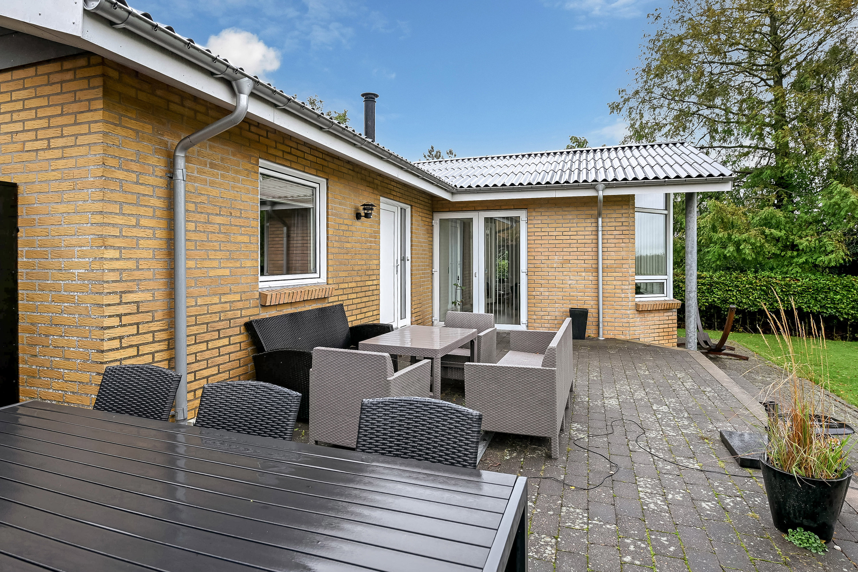 Fremhævet terrasse billede i fuldskærmstilstand. Billede af Odinsvej 24, 7600 Struer