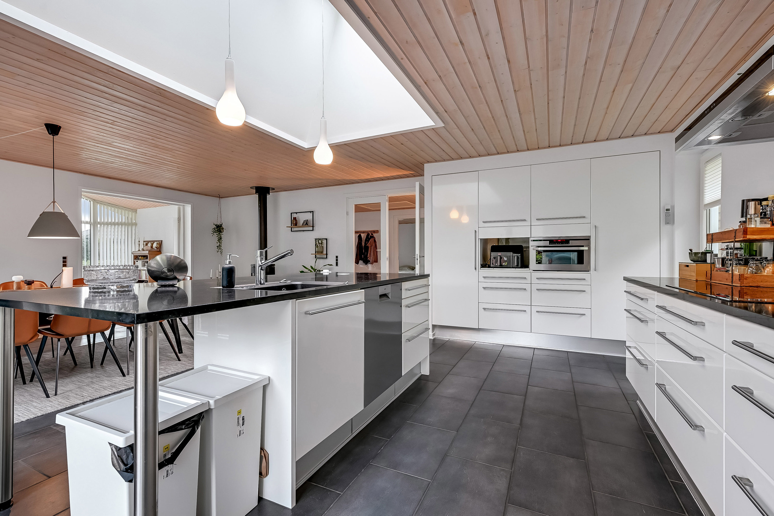 Fremhævet køkken billede i fuldskærmstilstand. Billede af Odinsvej 24, 7600 Struer