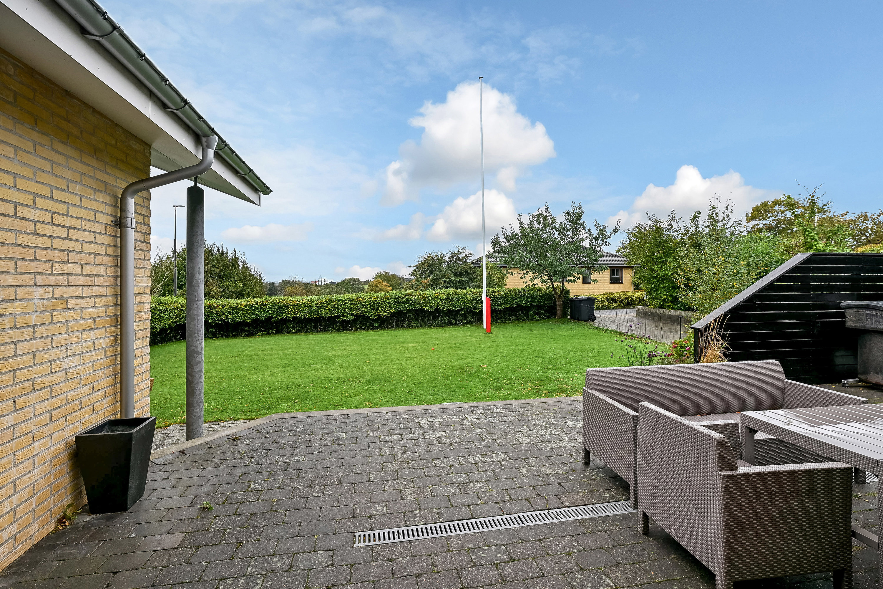 Fremhævet terrasse billede i fuldskærmstilstand. Billede af Odinsvej 24, 7600 Struer