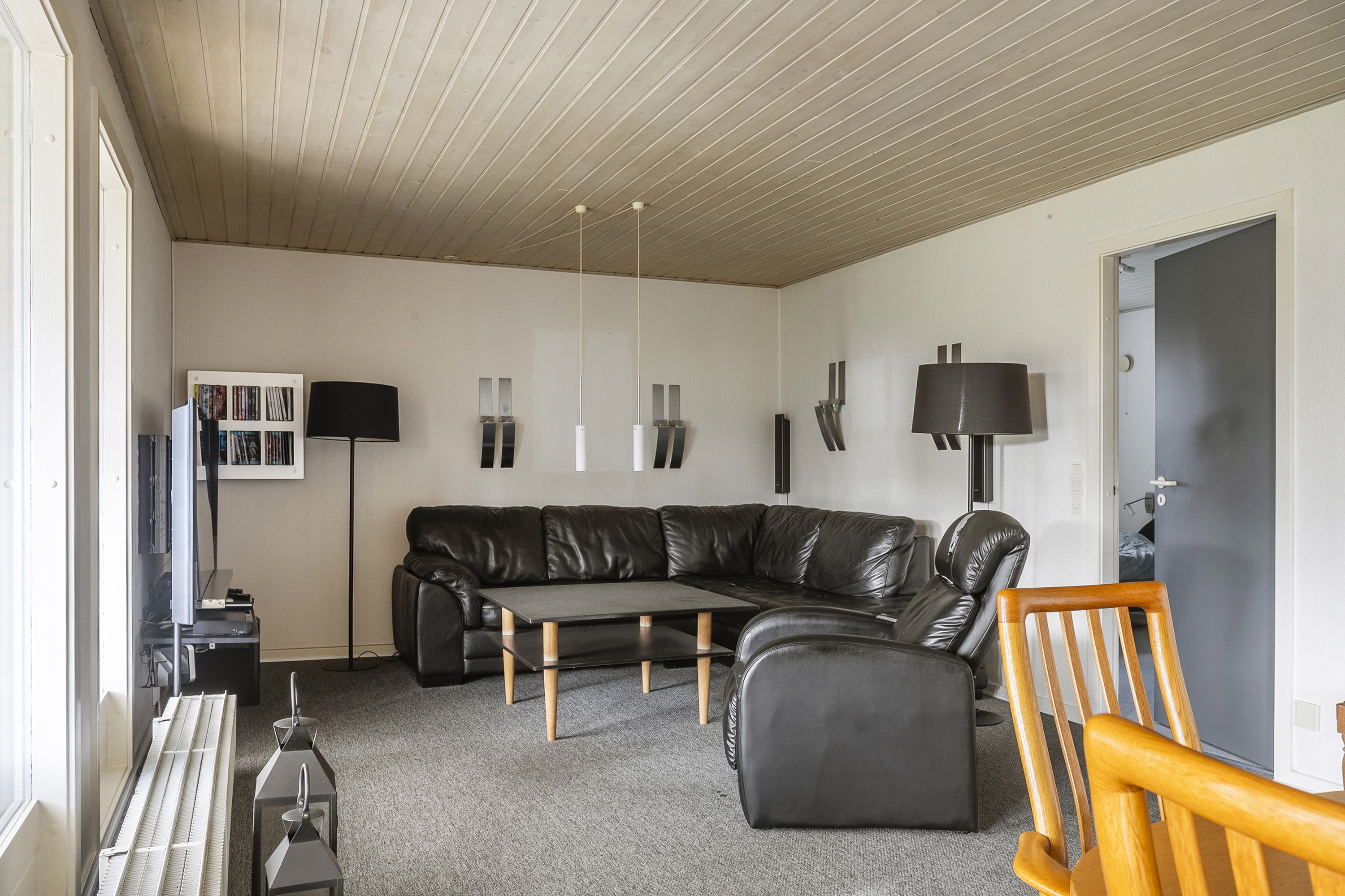 Fremhævet stue billede i fuldskærmstilstand. Billede af Morbærvej 32, 6600 Vejen