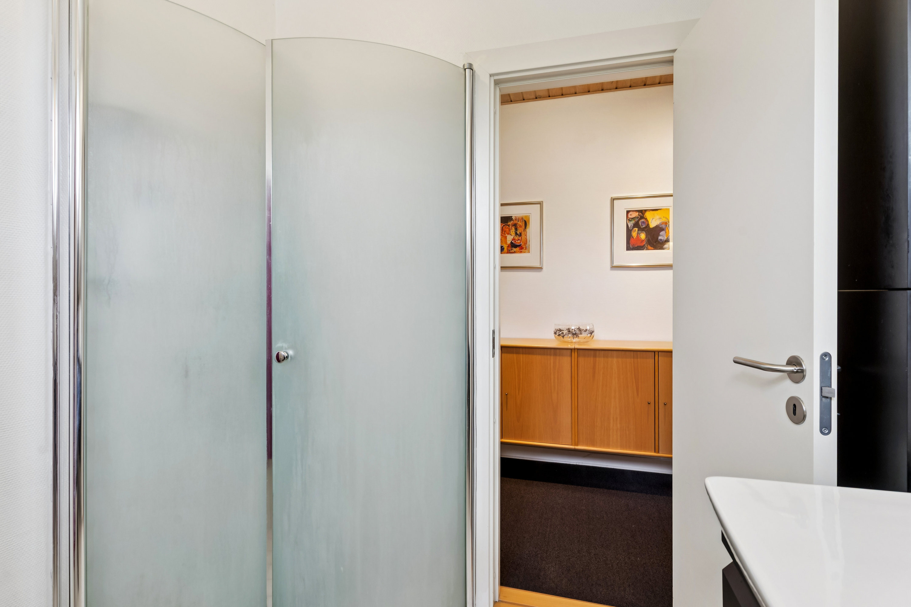 Fremhævet badeværelse billede i fuldskærmstilstand. Billede af Borgerdiget 128, 2730 Herlev