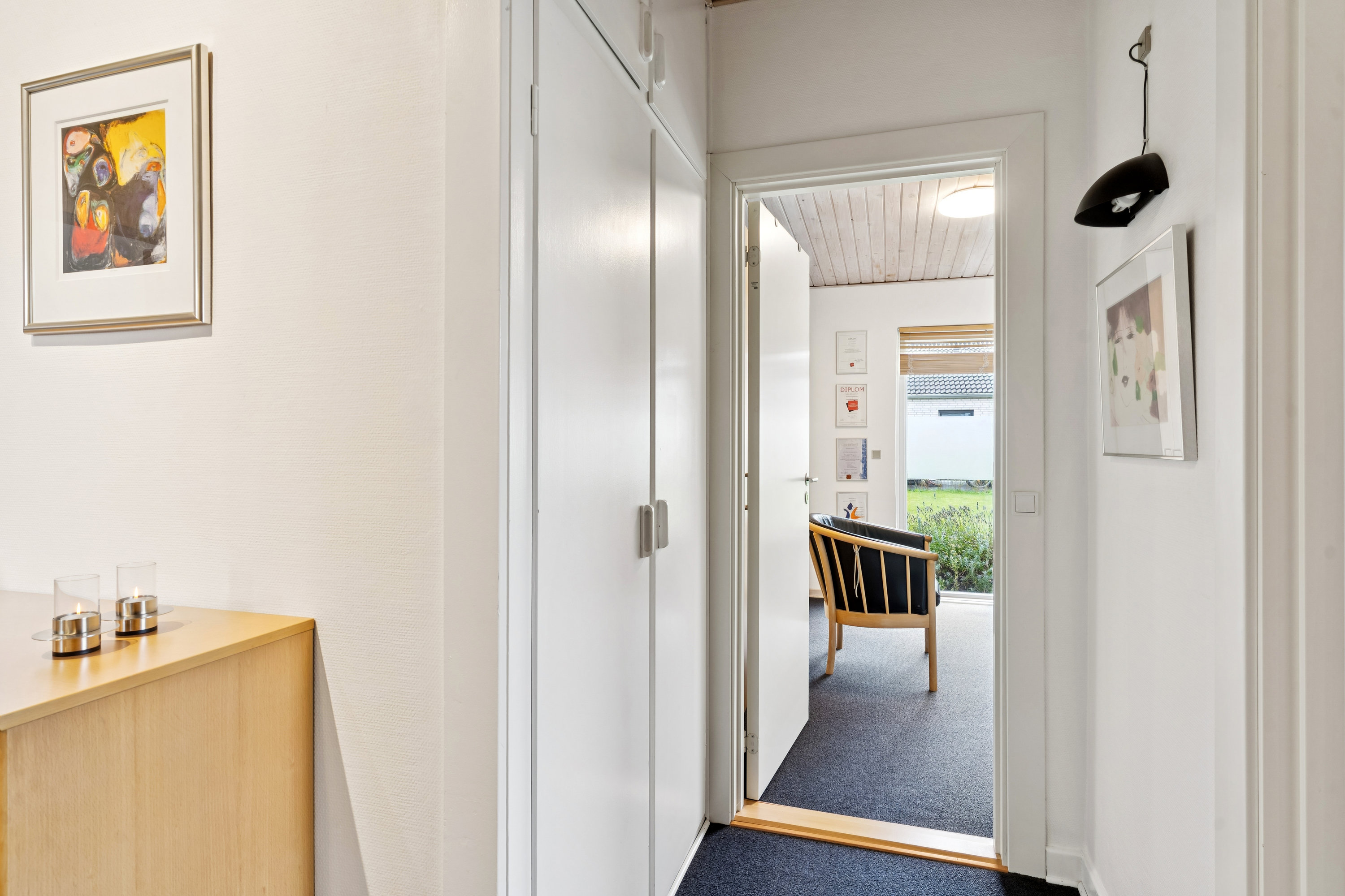 Fremhævet gang billede i fuldskærmstilstand. Billede af Borgerdiget 128, 2730 Herlev