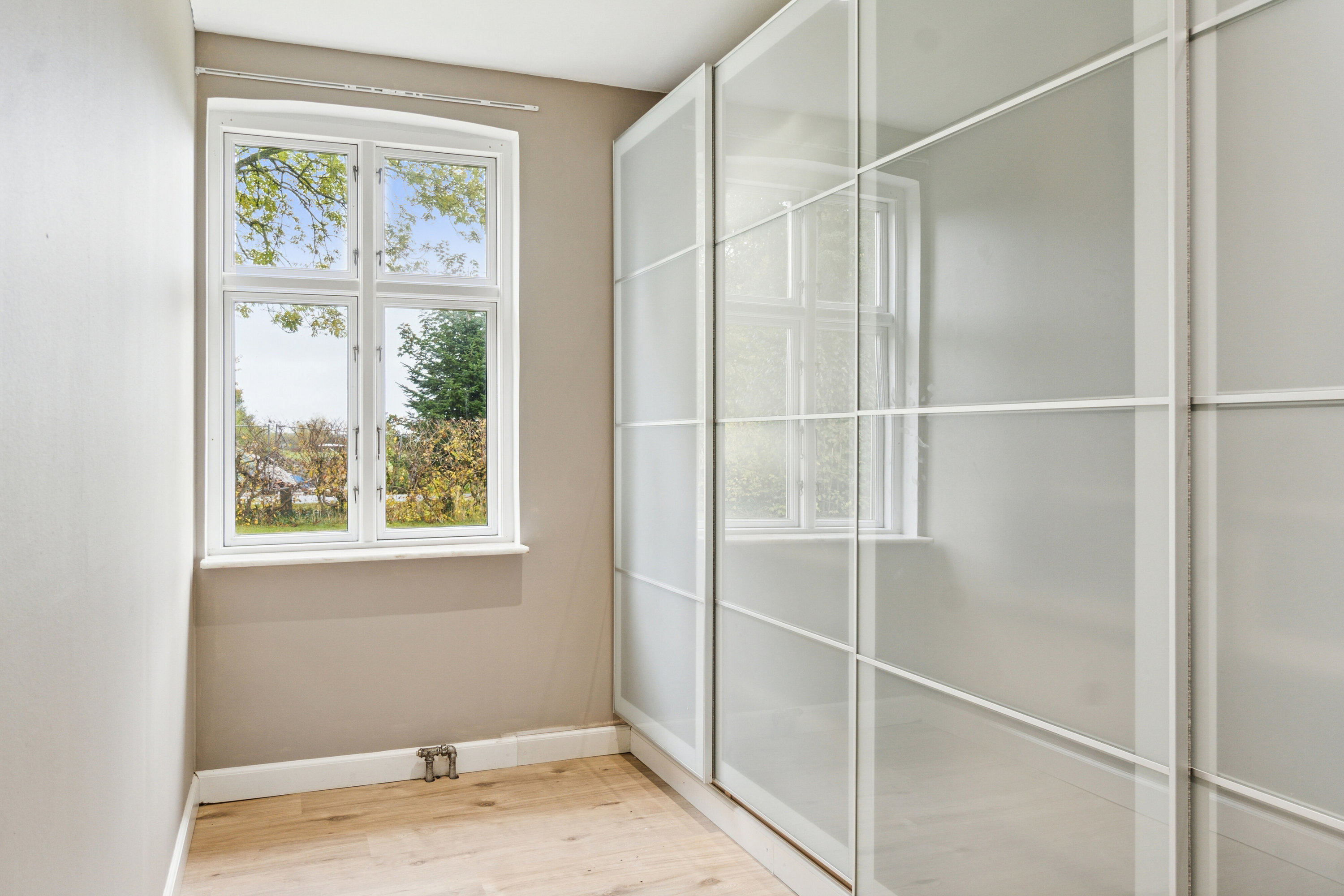 Fremhævet walk-in billede i fuldskærmstilstand. Billede af Møllevej 40, Tornemark, 4262 Sandved