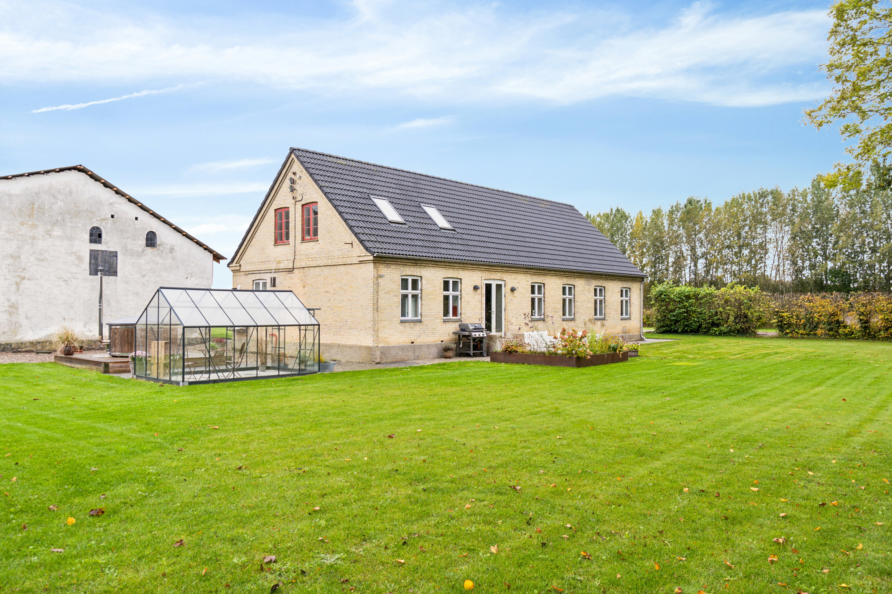 Fremhævet set fra haven billede i fuldskærmstilstand. Billede af Møllevej 40, Tornemark, 4262 Sandved