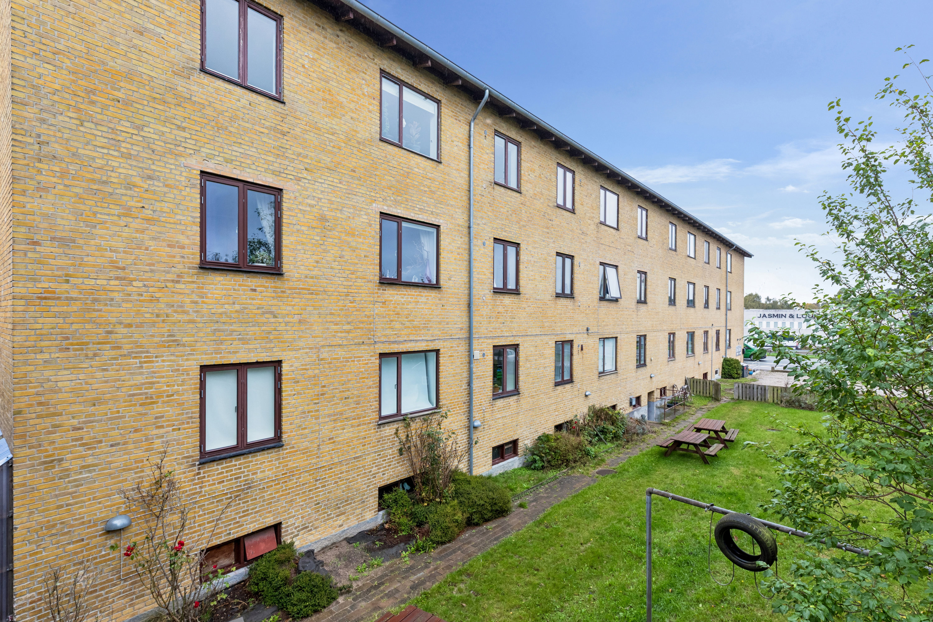 Fremhævet andet billede i fuldskærmstilstand. Billede af Roskildevej 380, 1. 3., 2630 Taastrup