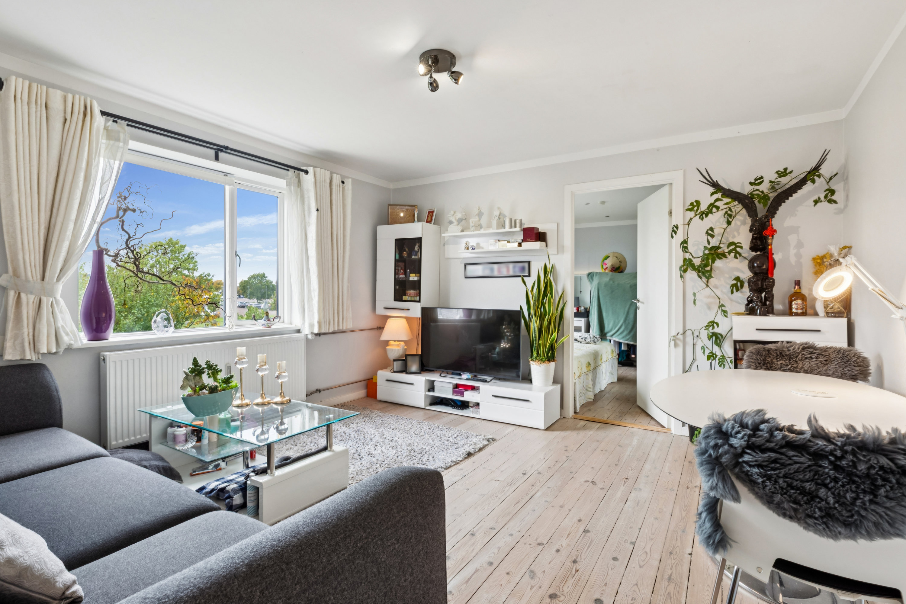 Fremhævet stue billede i fuldskærmstilstand. Billede af Roskildevej 380, 1. 3., 2630 Taastrup