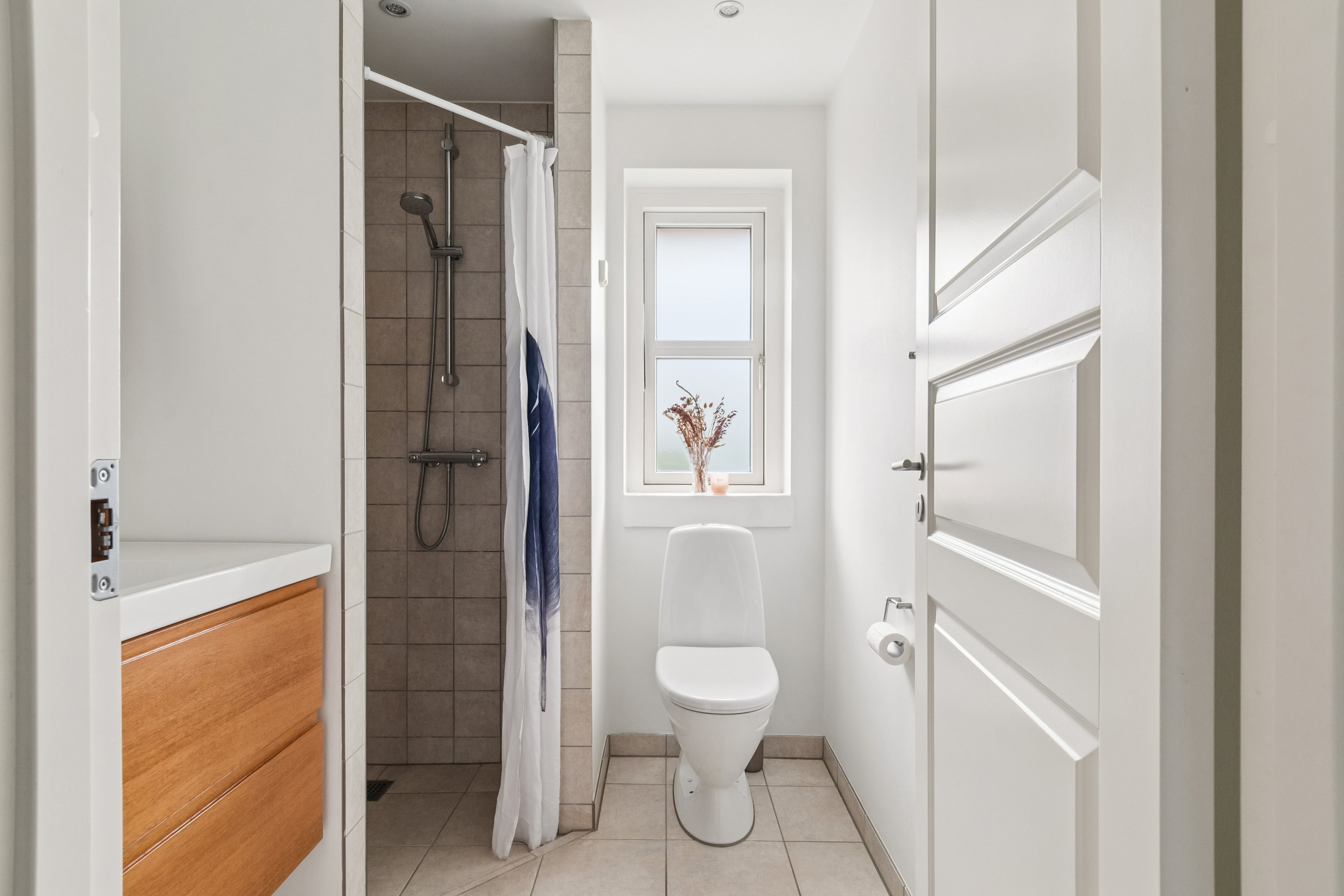 Fremhævet badeværelse billede i fuldskærmstilstand. Billede af Arnborgvej 10, 2770 Kastrup