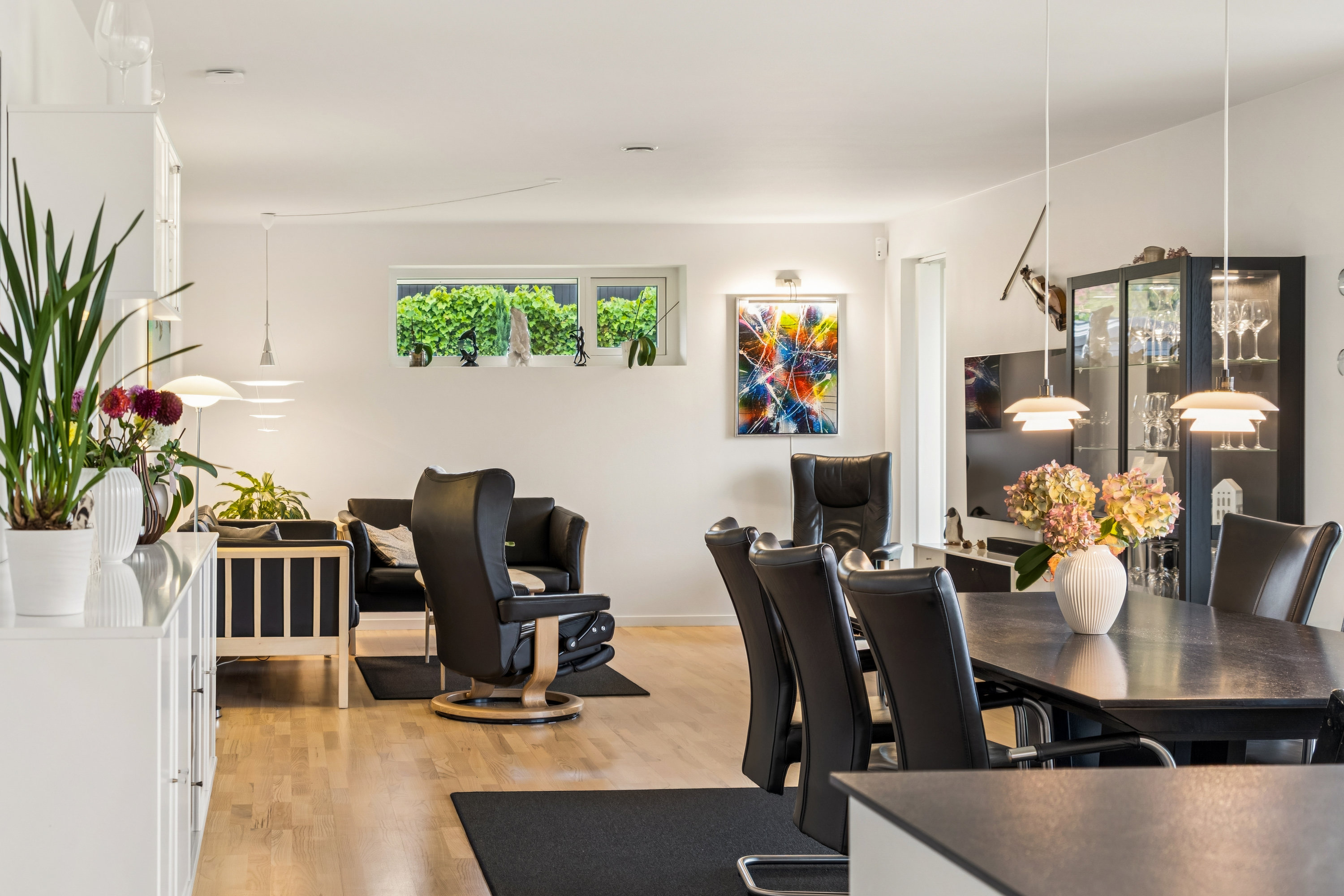 Fremhævet stue billede i fuldskærmstilstand. Billede af Meteorvej 16, 2730 Herlev