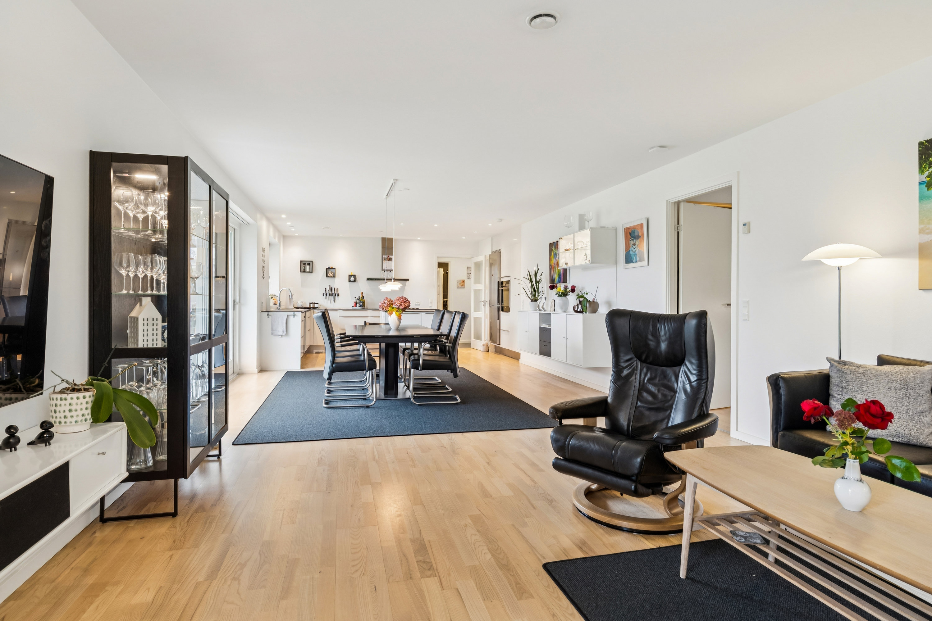 Fremhævet stue billede i fuldskærmstilstand. Billede af Meteorvej 16, 2730 Herlev