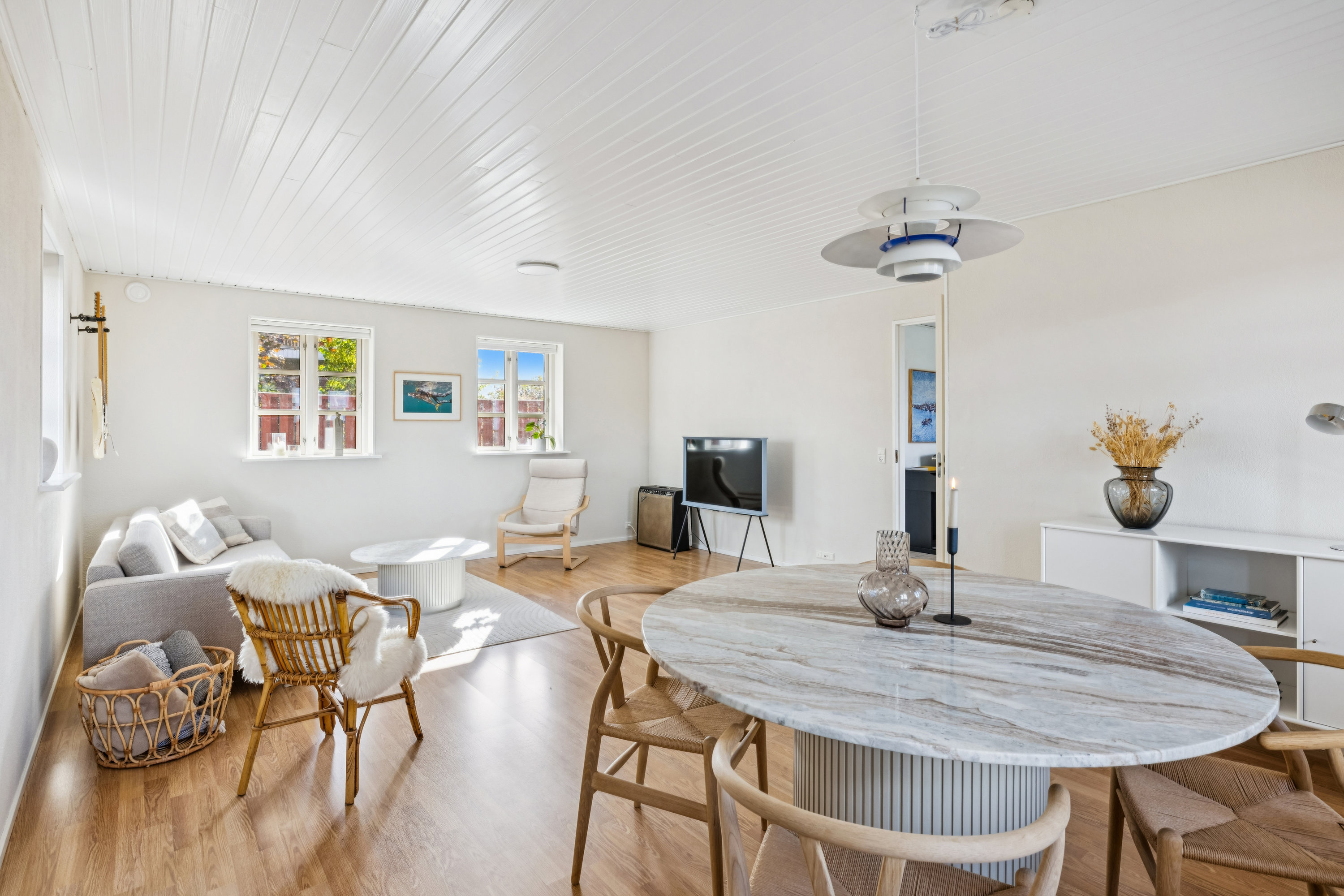 Miniaturebillede 2: stue. Billede af Havhusevej 17, Egens, 8410 Rønde