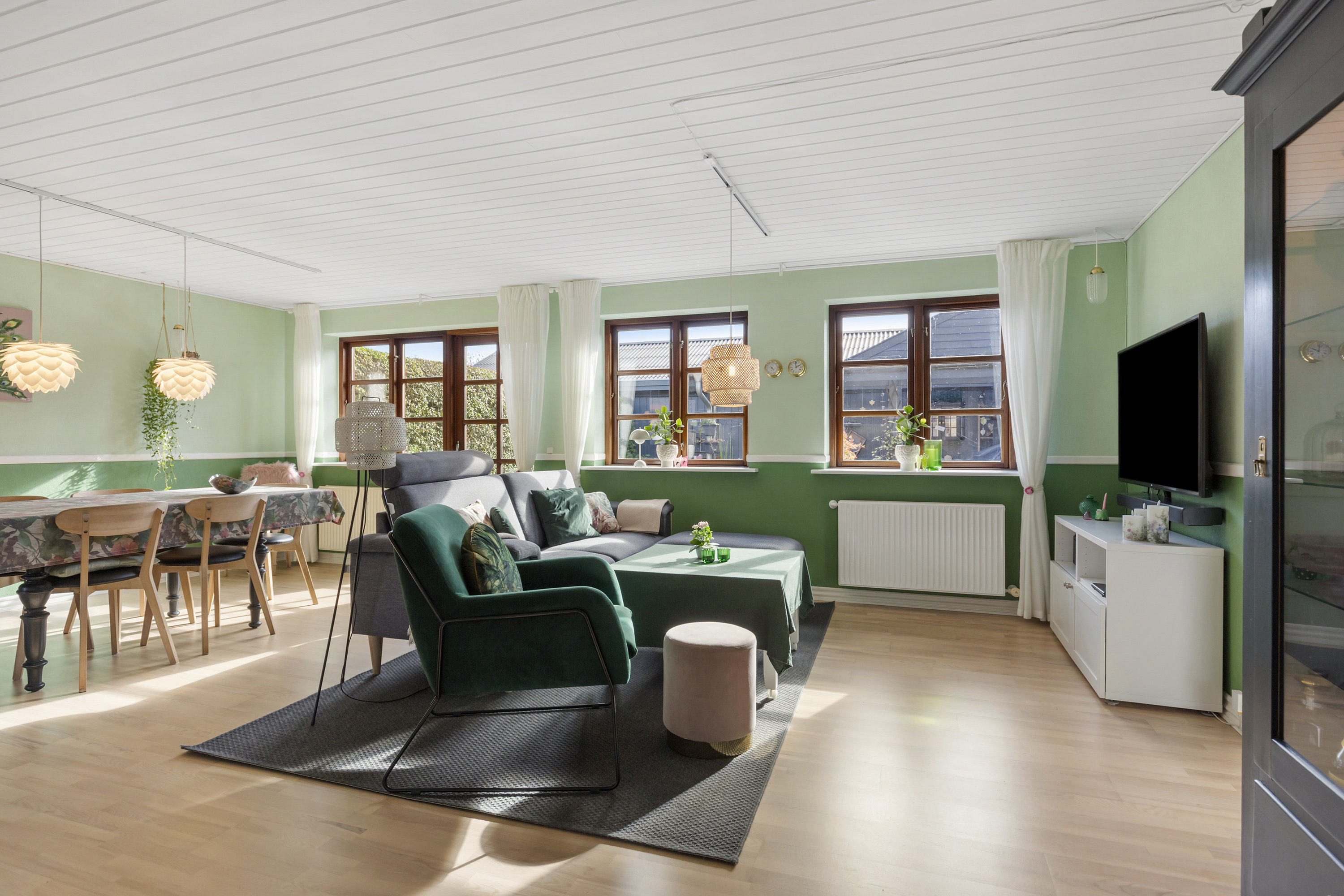 Fremhævet stue billede i fuldskærmstilstand. Billede af Keldgårdvej 28, 9600 Aars