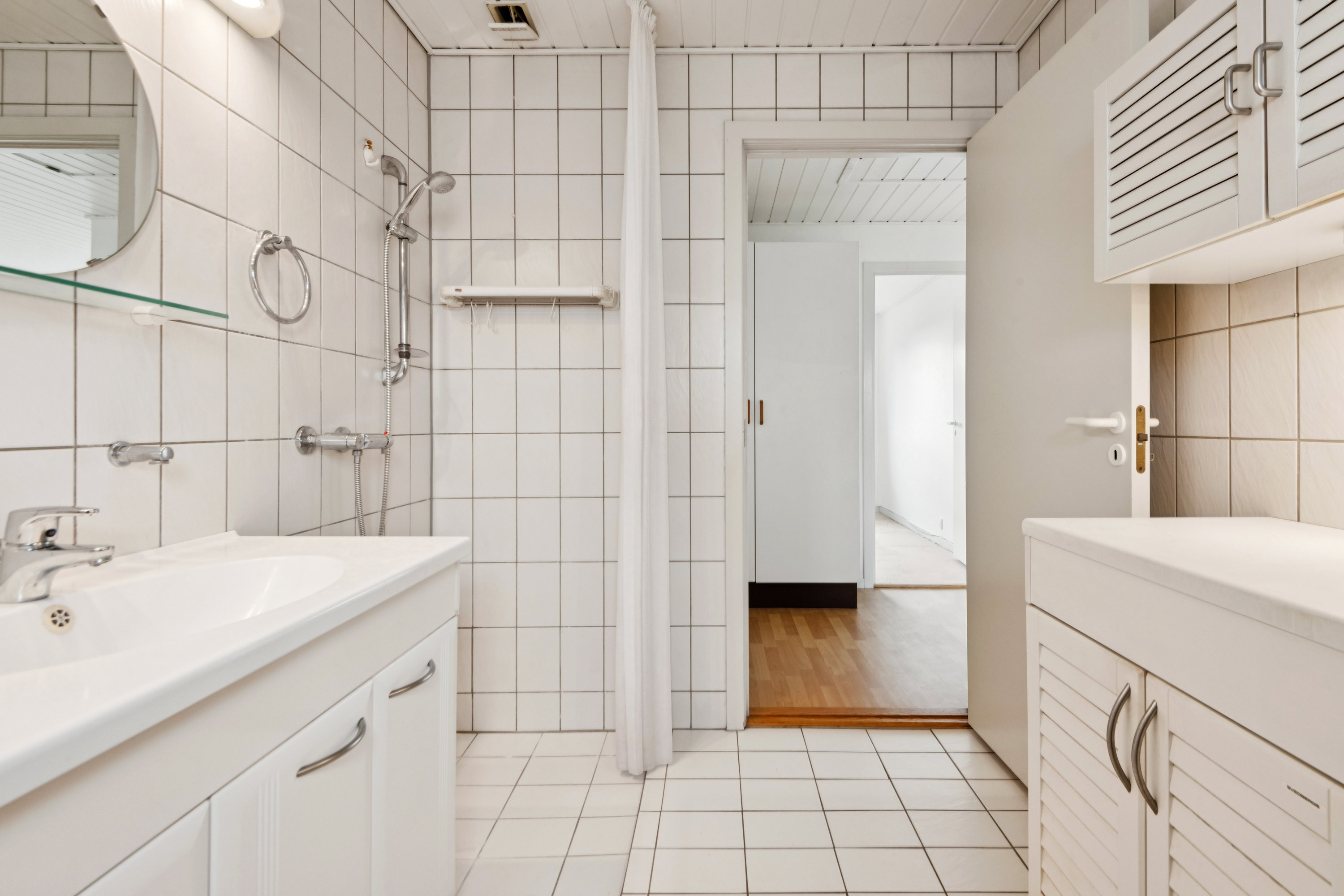 Fremhævet badeværelse billede i fuldskærmstilstand. Billede af Augustvej 5, 9270 Klarup