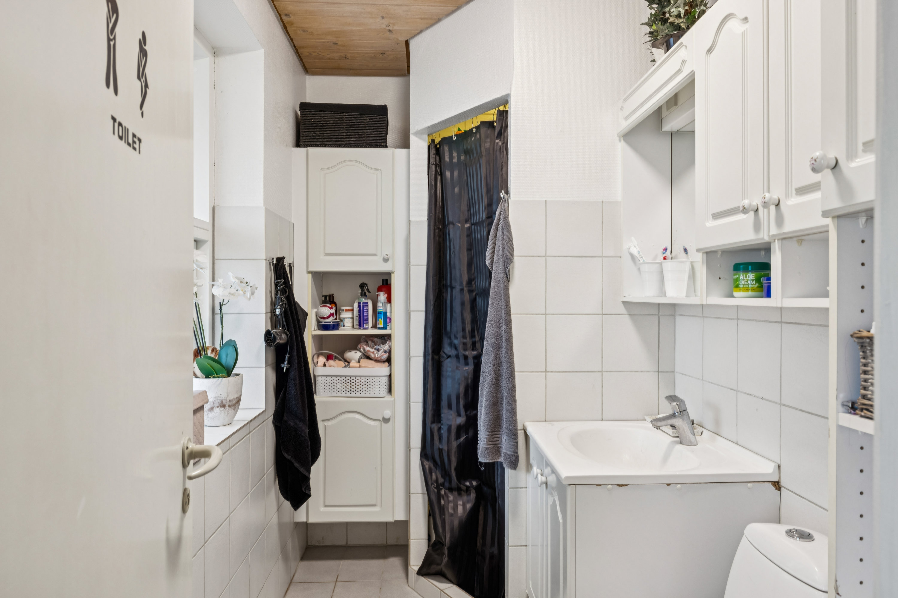 Fremhævet badeværelse billede i fuldskærmstilstand. Billede af Vestergade 36, 8444 Balle