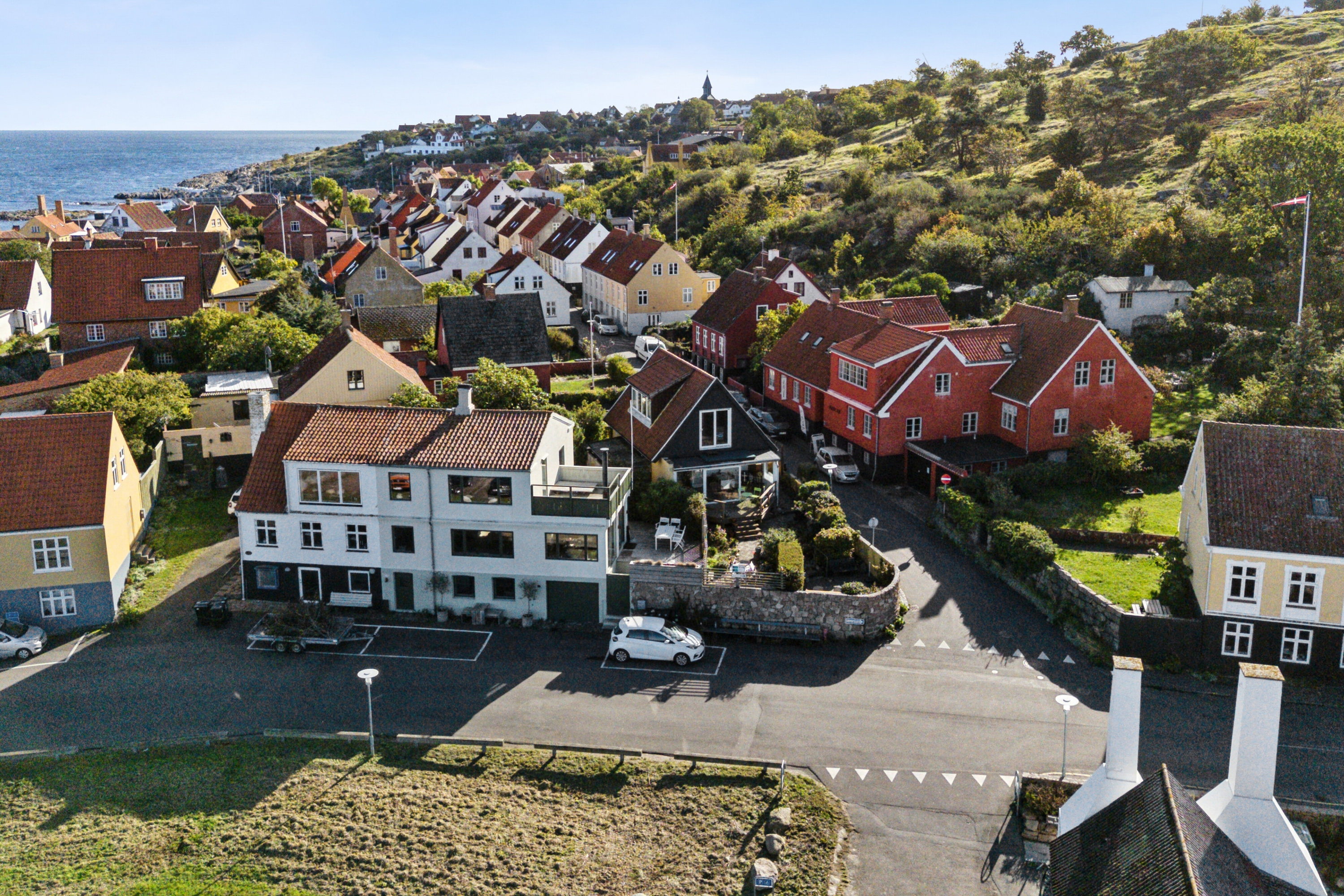 Fremhævet luftfoto billede i fuldskærmstilstand. Billede af Løkkegade 34, Gudhjem, 3760 Gudhjem