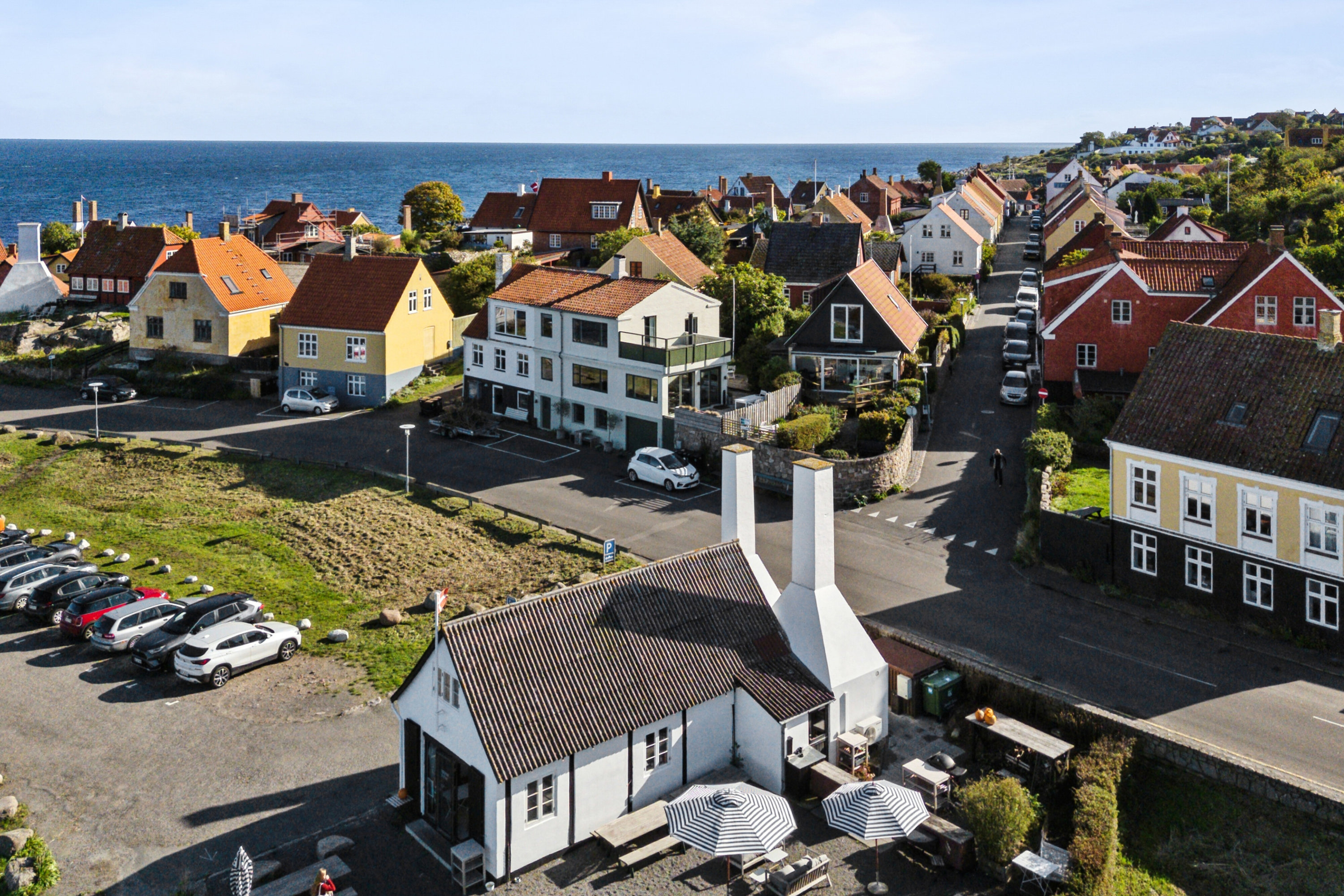 Fremhævet luftfoto billede i fuldskærmstilstand. Billede af Løkkegade 34, Gudhjem, 3760 Gudhjem