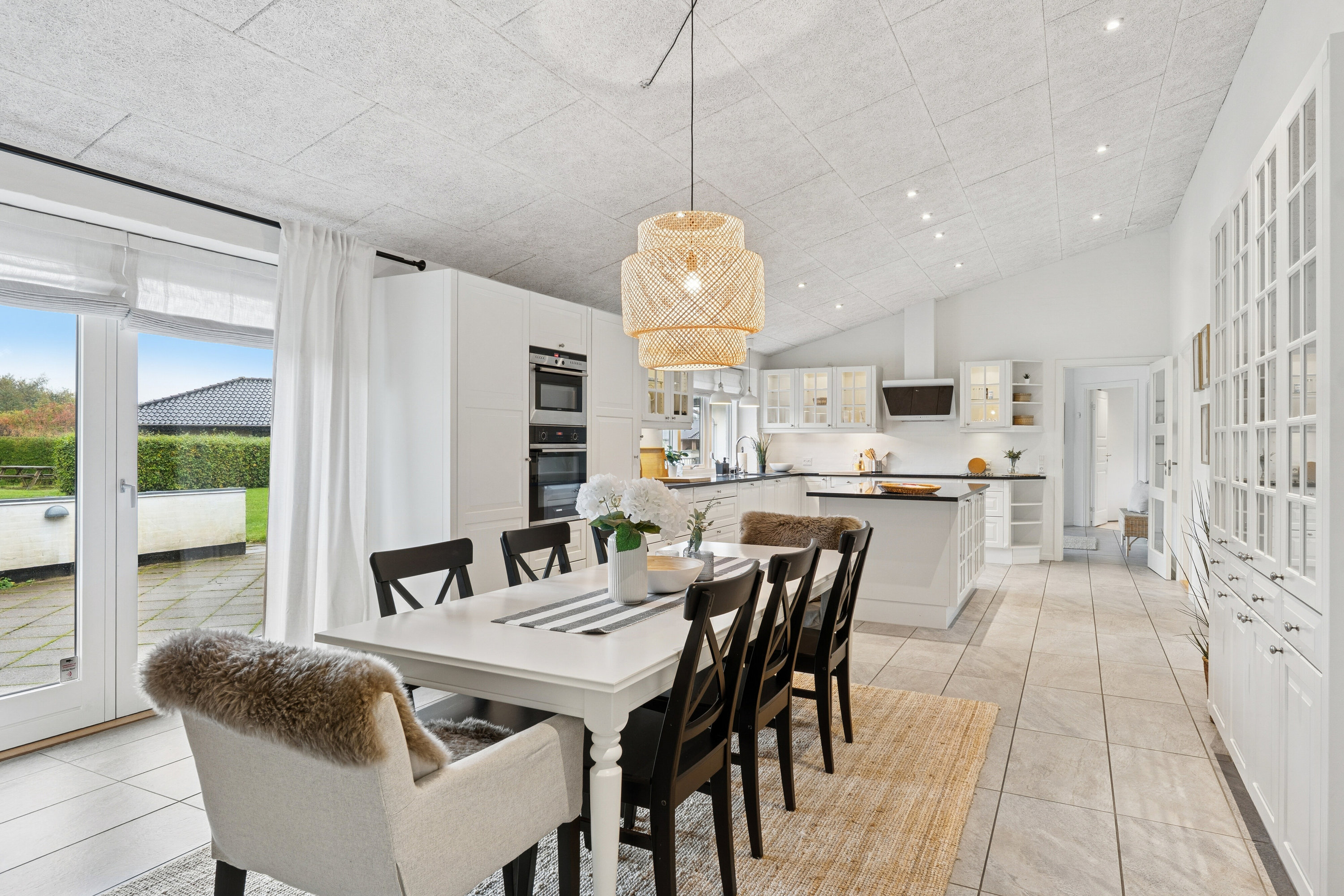 Fremhævet spisestue billede i fuldskærmstilstand. Billede af Teglgårdshaven 8, 9870 Sindal