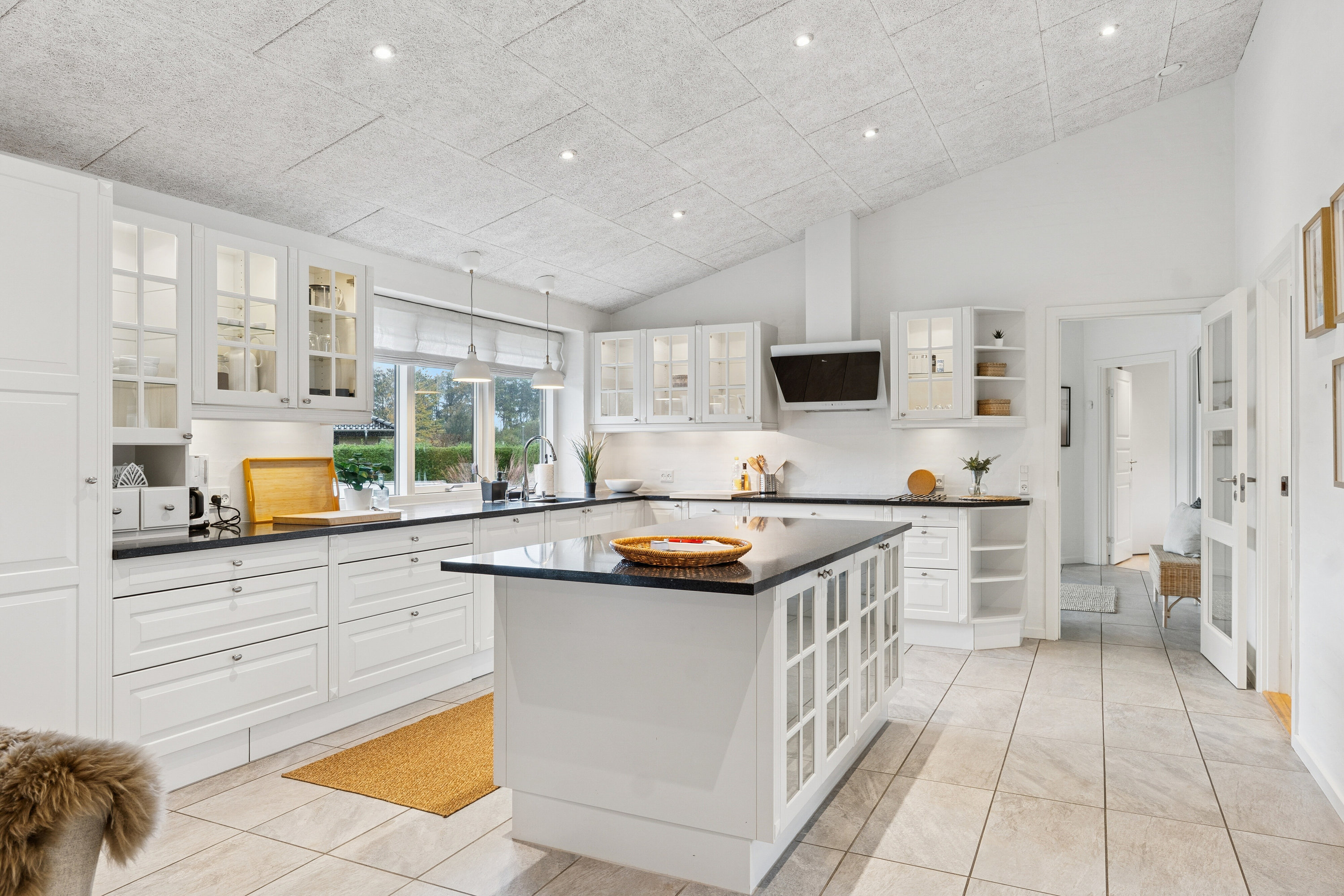 Fremhævet køkken billede i fuldskærmstilstand. Billede af Teglgårdshaven 8, 9870 Sindal