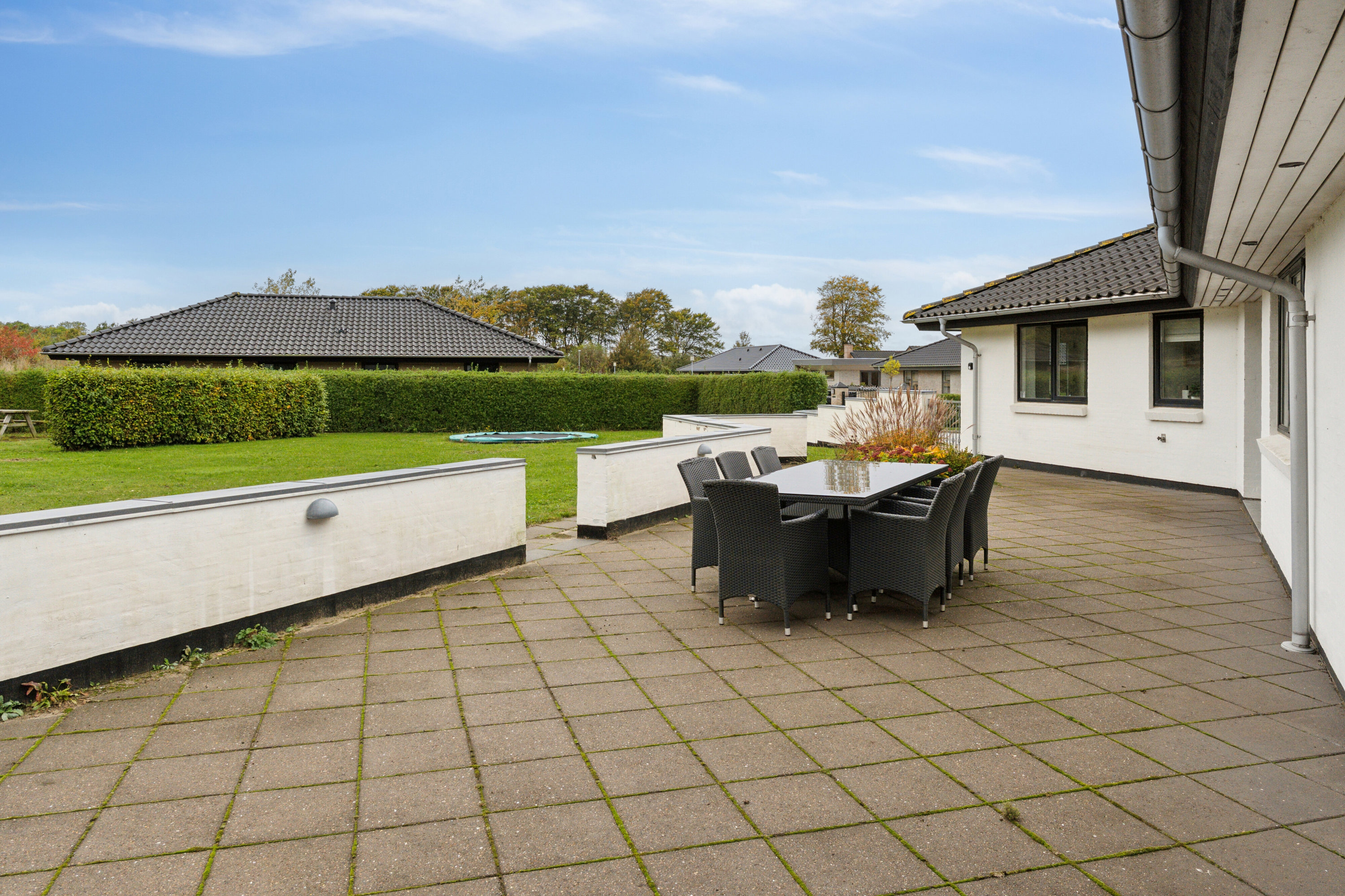 Fremhævet terrasse billede i fuldskærmstilstand. Billede af Teglgårdshaven 8, 9870 Sindal