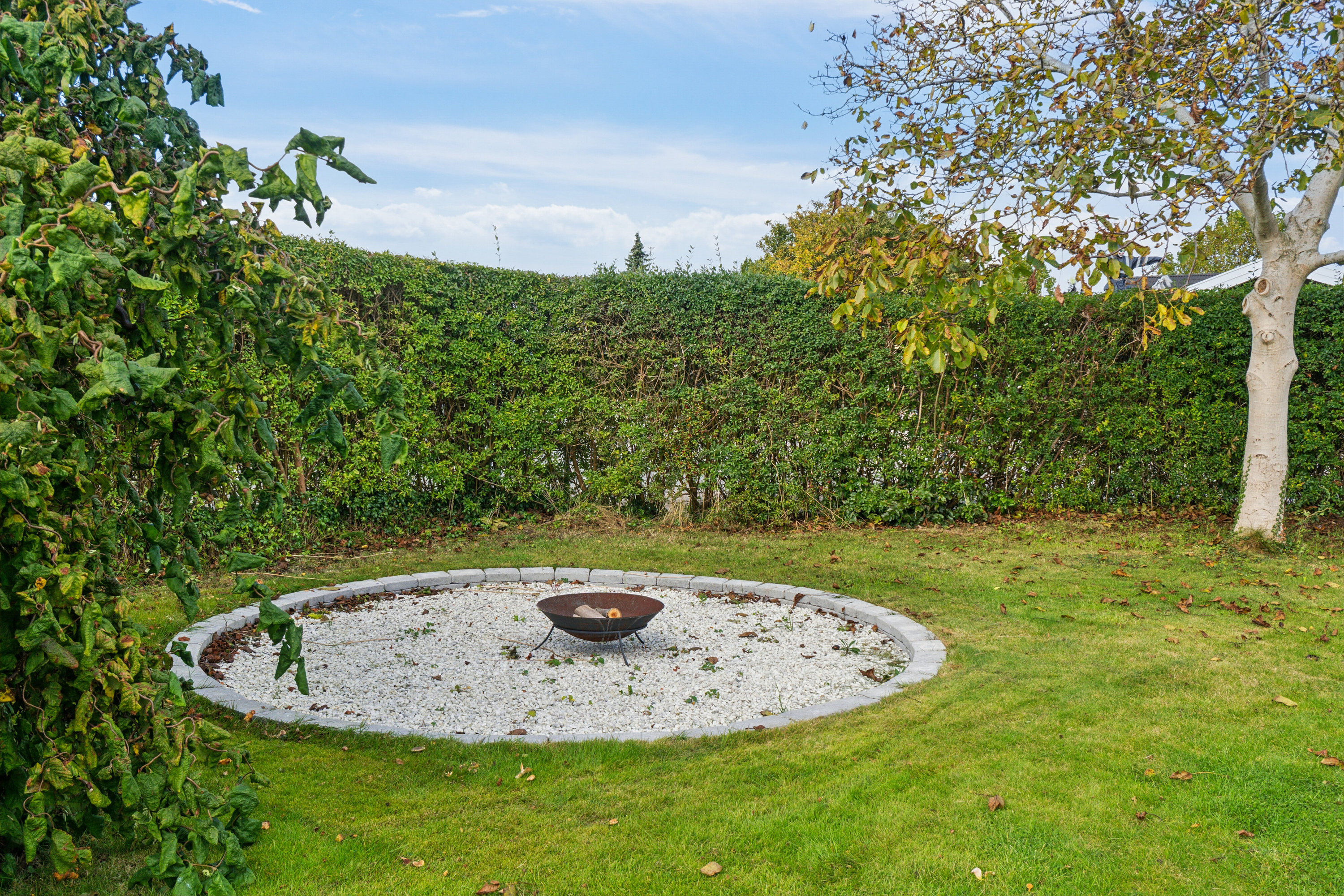 Fremhævet bålsted billede i fuldskærmstilstand. Billede af Theseus Alle 15, 2650 Hvidovre