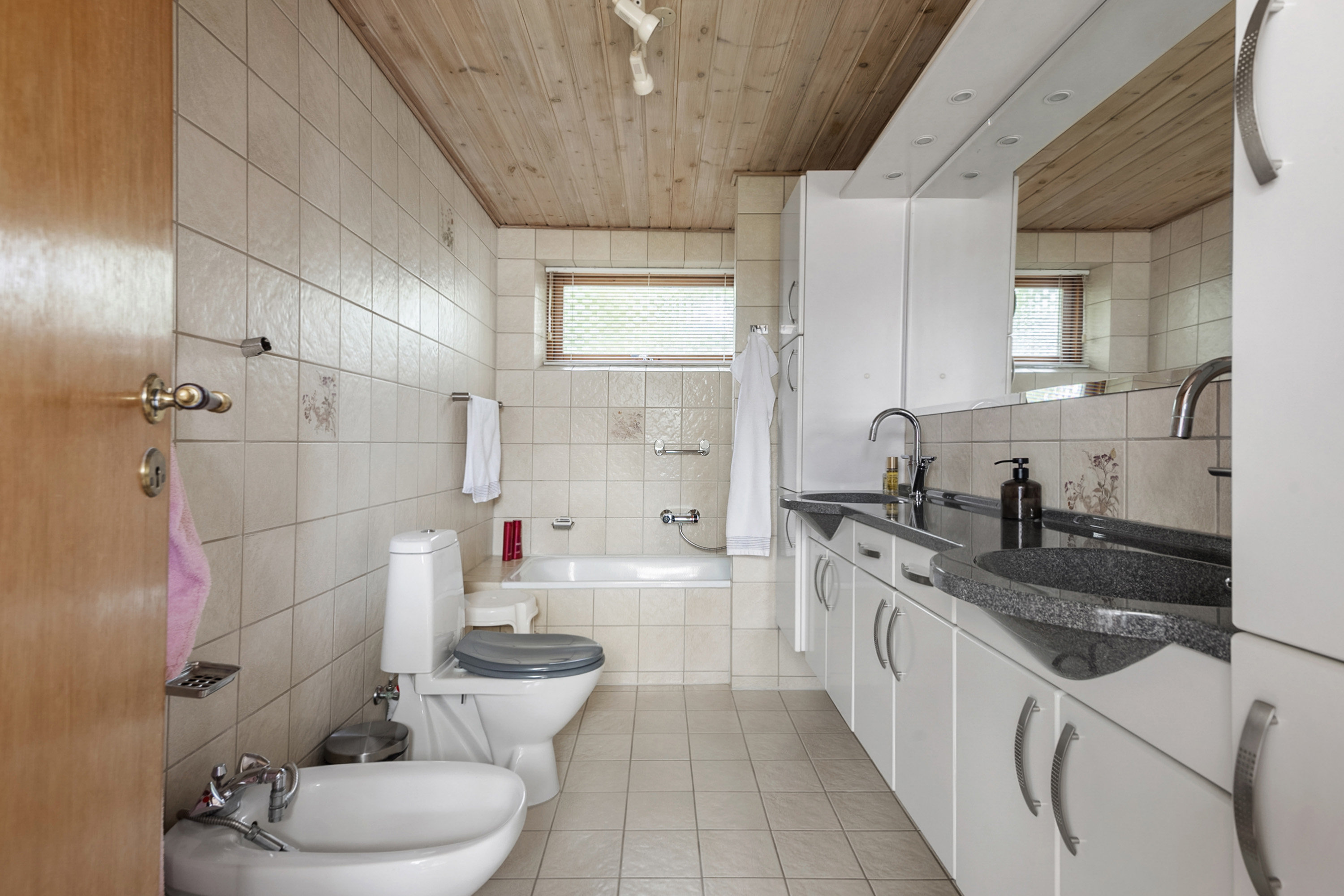 Fremhævet badeværelse billede i fuldskærmstilstand. Billede af Sædding Strandvej 117, 6710 Esbjerg V