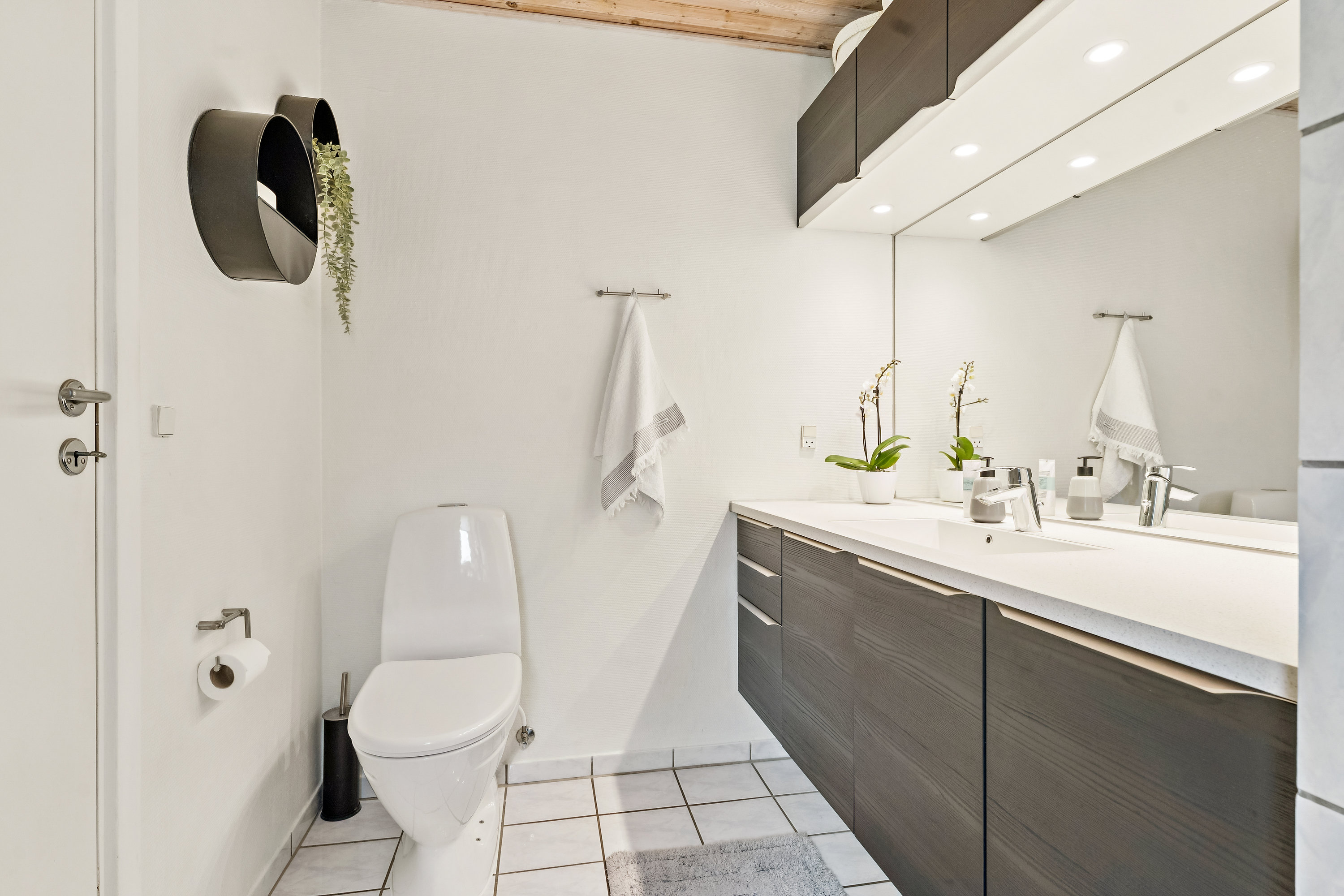 Fremhævet badeværelse billede i fuldskærmstilstand. Billede af Hanherredvej 3, 8940 Randers SV