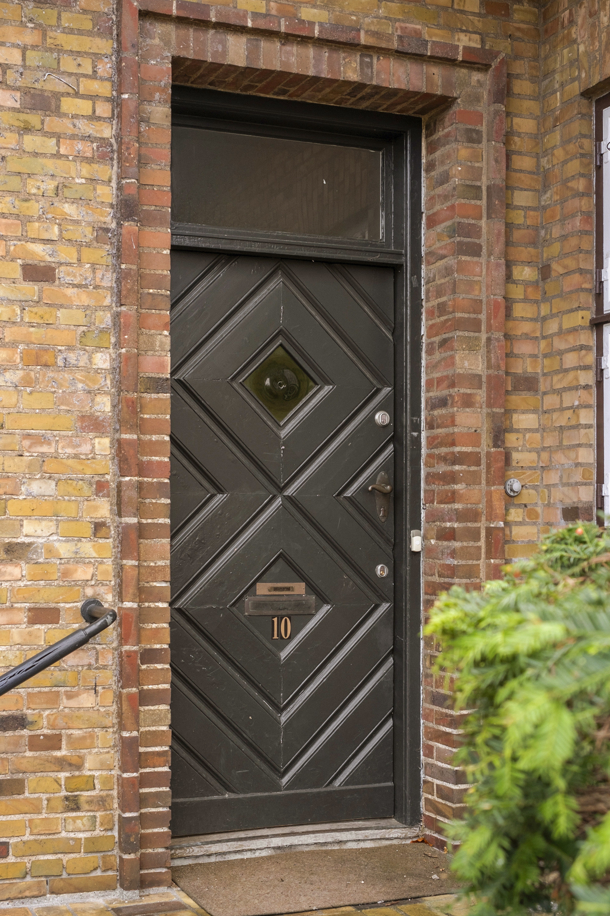 Fremhævet entré billede i fuldskærmstilstand. Billede af Barsehøj 10, 2900 Hellerup