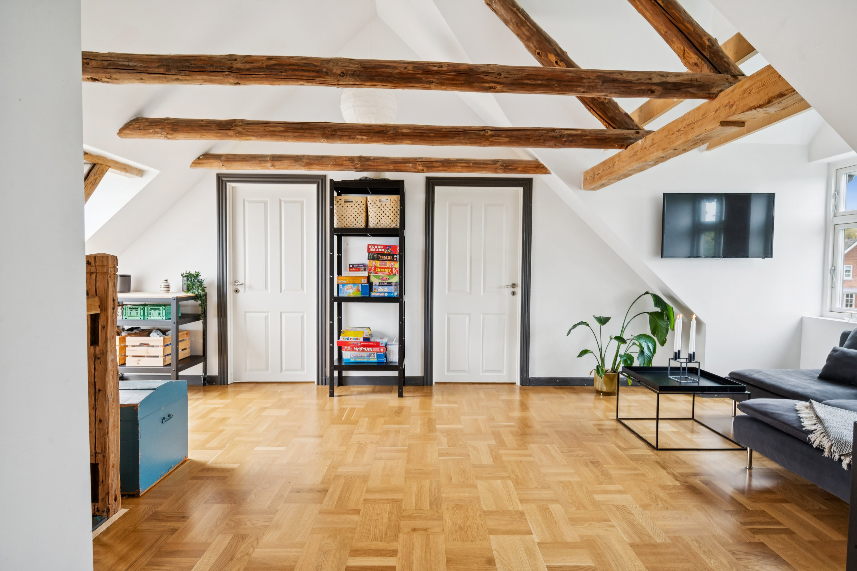 Fremhævet stue billede i fuldskærmstilstand. Billede af Solkærvej 5, Tinning, 8382 Hinnerup