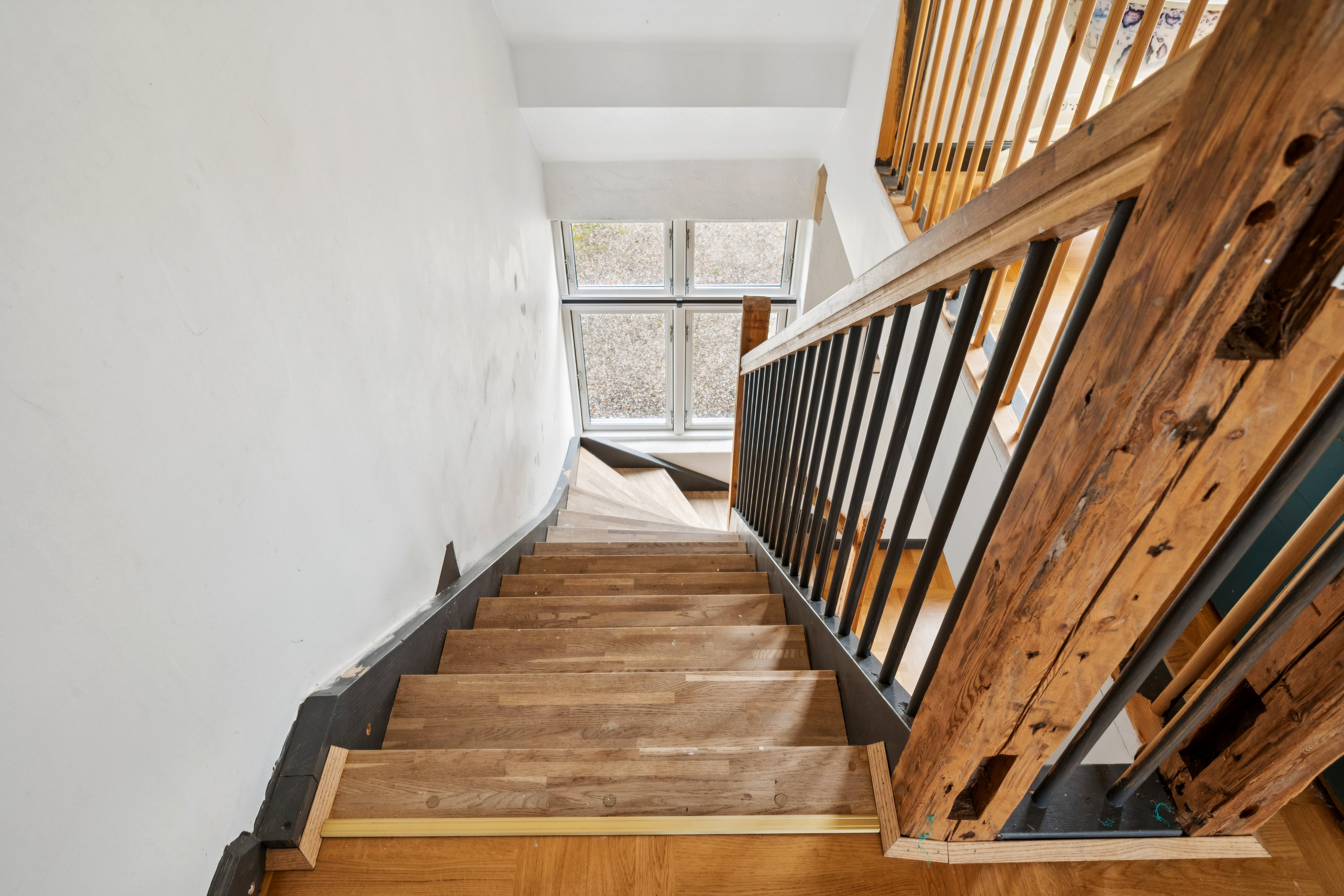 Fremhævet trappe billede i fuldskærmstilstand. Billede af Solkærvej 5, Tinning, 8382 Hinnerup