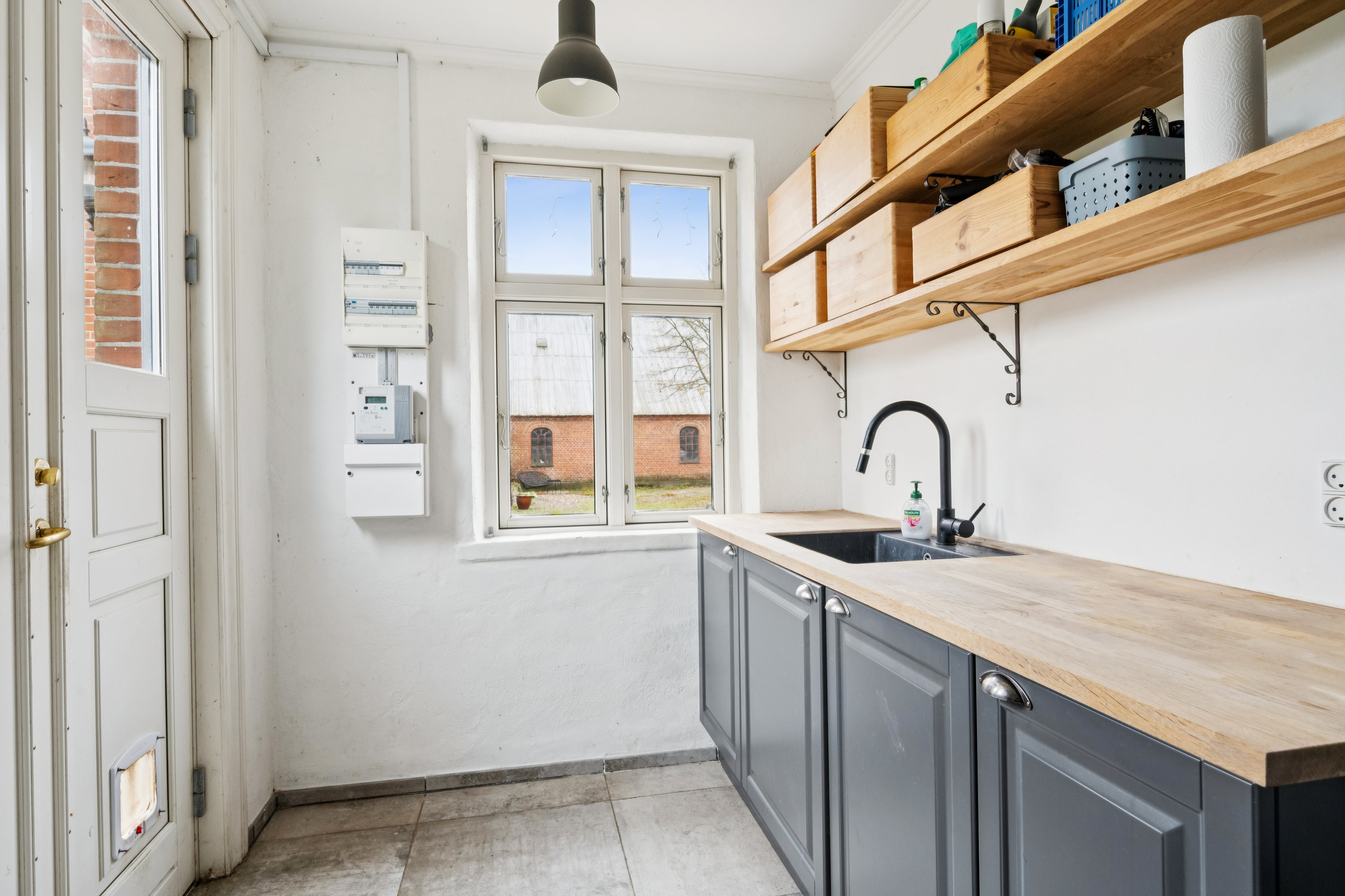 Fremhævet køkken billede i fuldskærmstilstand. Billede af Solkærvej 5, Tinning, 8382 Hinnerup