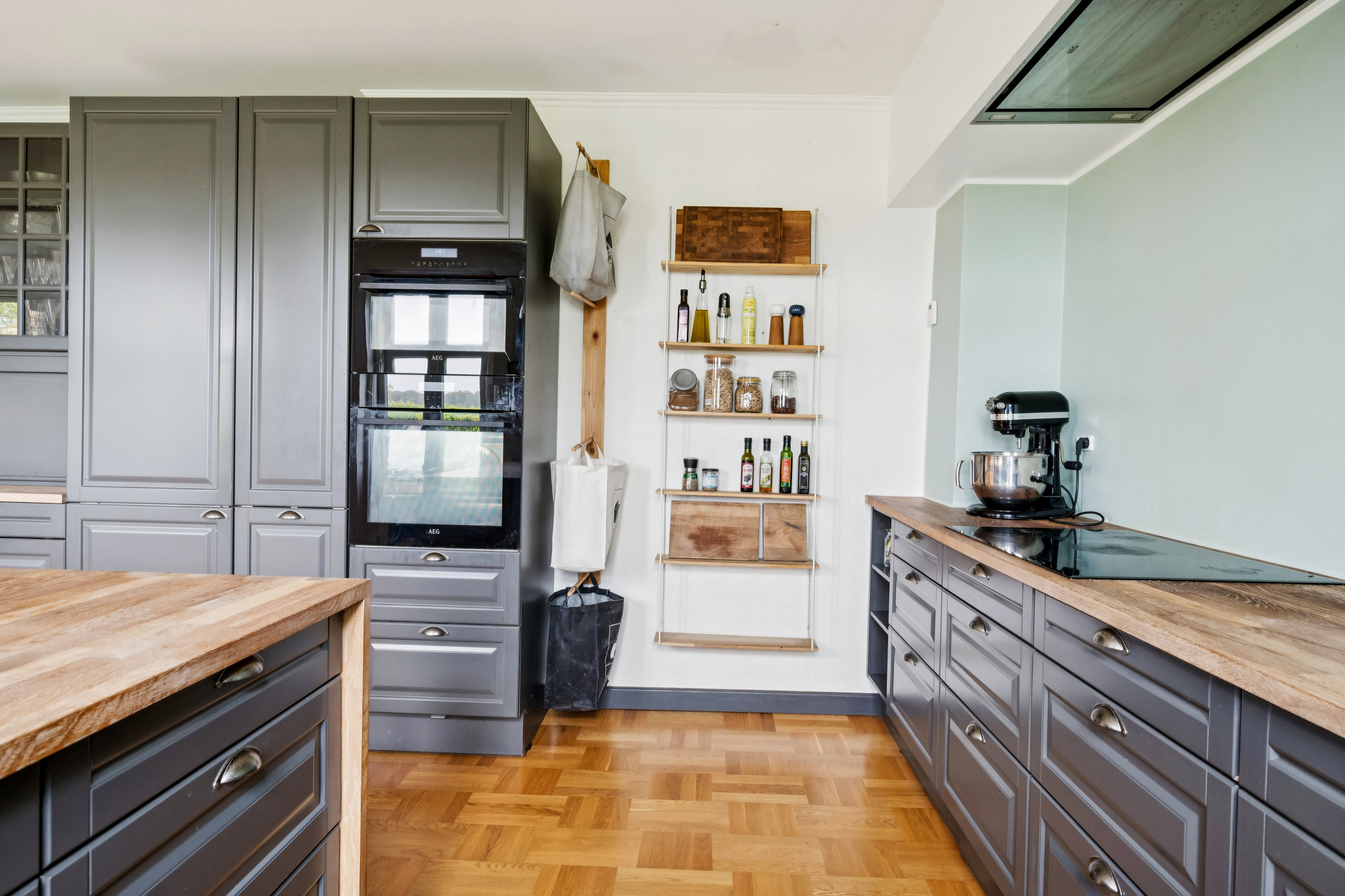 Fremhævet køkken billede i fuldskærmstilstand. Billede af Solkærvej 5, Tinning, 8382 Hinnerup