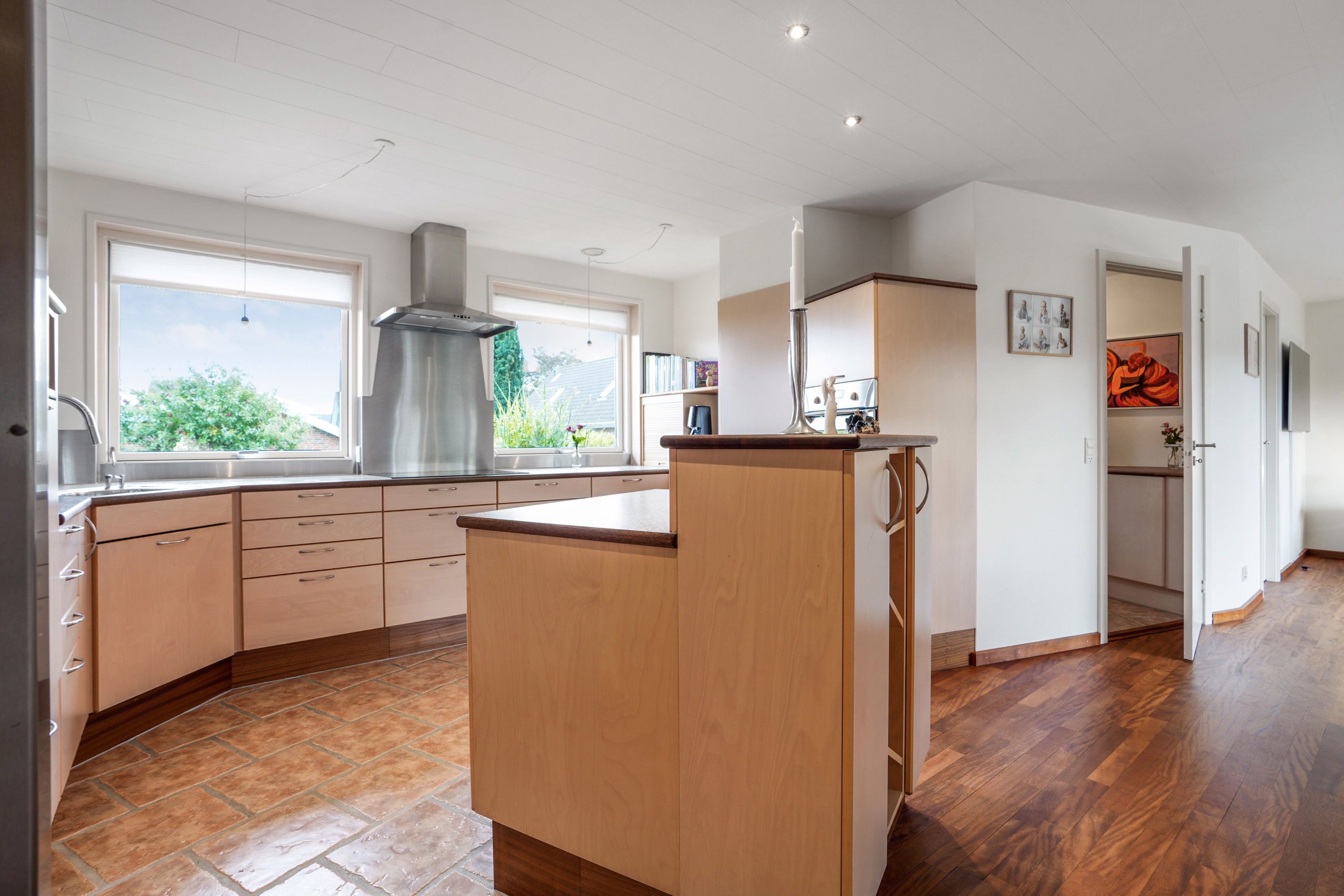 Fremhævet køkken billede i fuldskærmstilstand. Billede af Refshaven 3, 7321 Gadbjerg