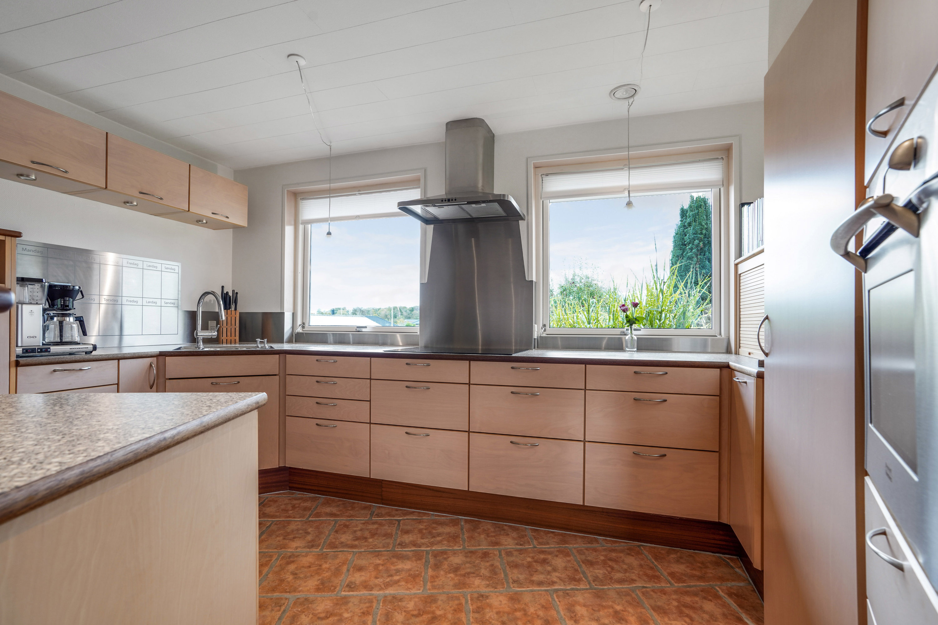 Fremhævet køkken billede i fuldskærmstilstand. Billede af Refshaven 3, 7321 Gadbjerg