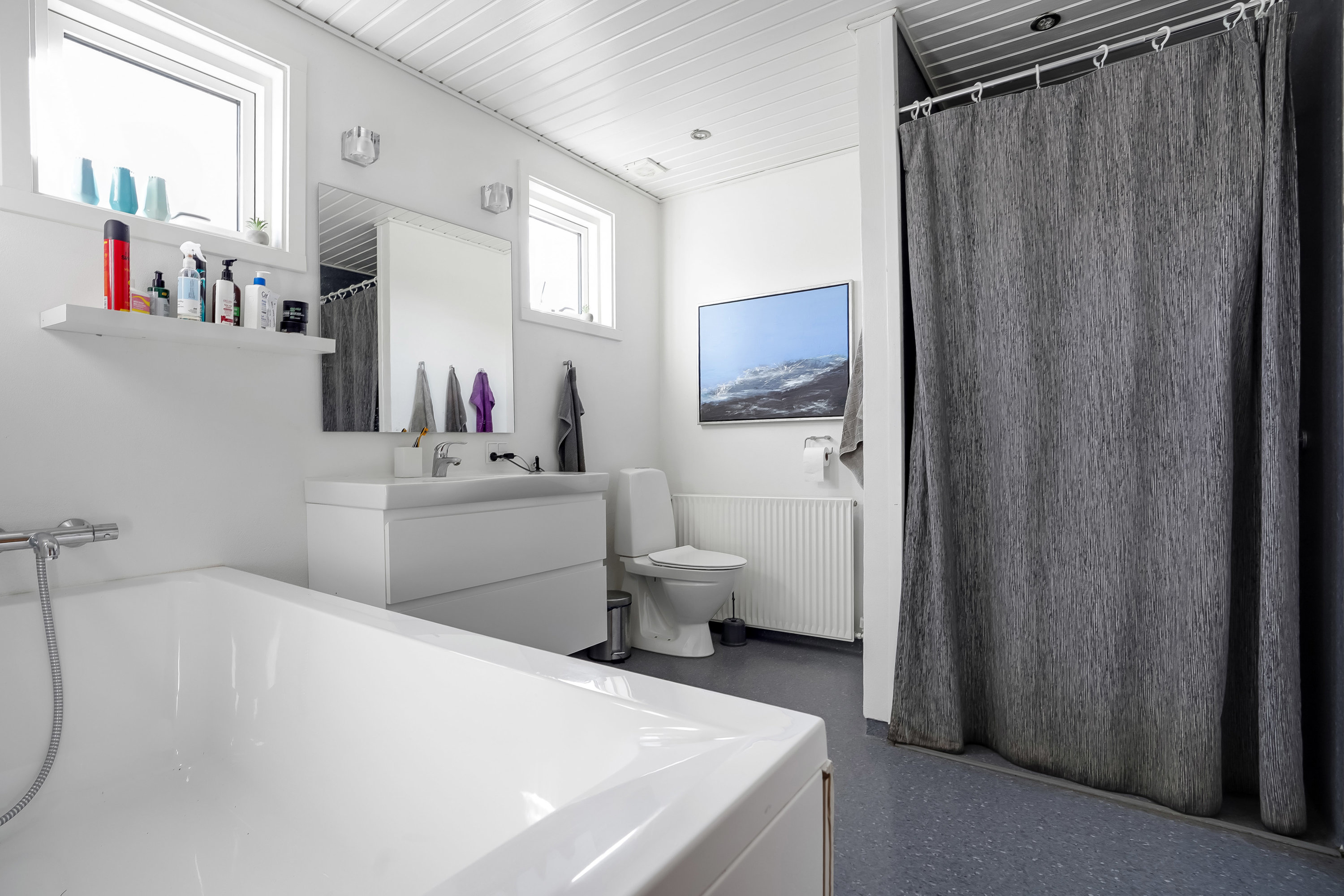 Fremhævet badeværelse billede i fuldskærmstilstand. Billede af Østerled 4, 8740 Brædstrup