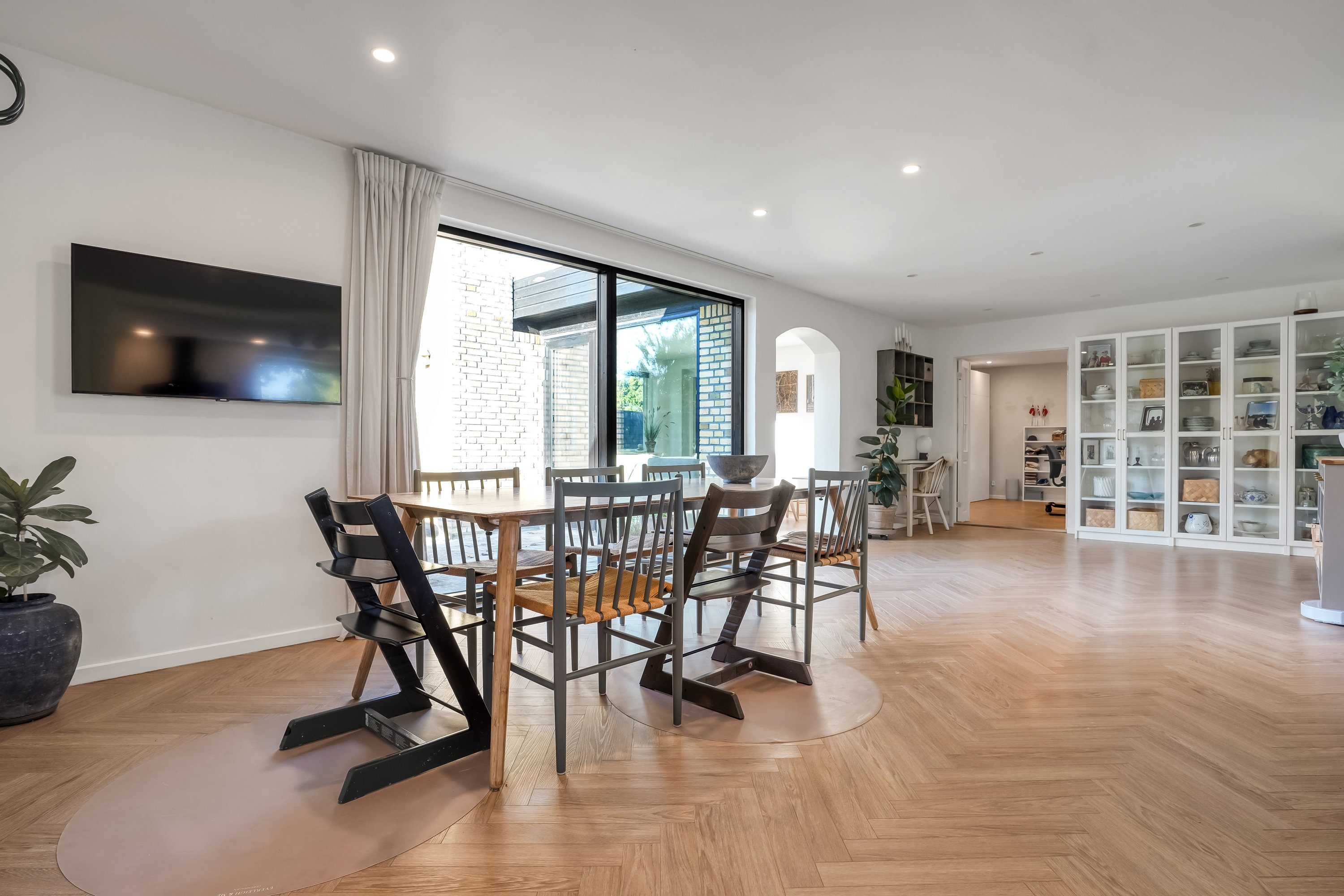 Fremhævet stue billede i fuldskærmstilstand. Billede af Ligustervænget 10, Dalum, 5250 Odense SV