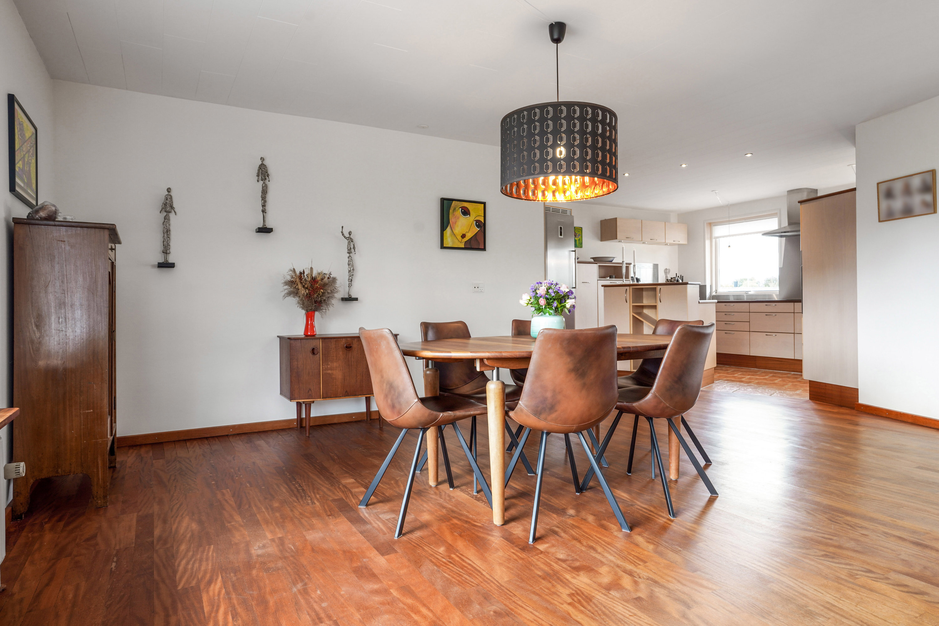 Miniaturebillede 2: stue. Billede af Refshaven 3, 7321 Gadbjerg