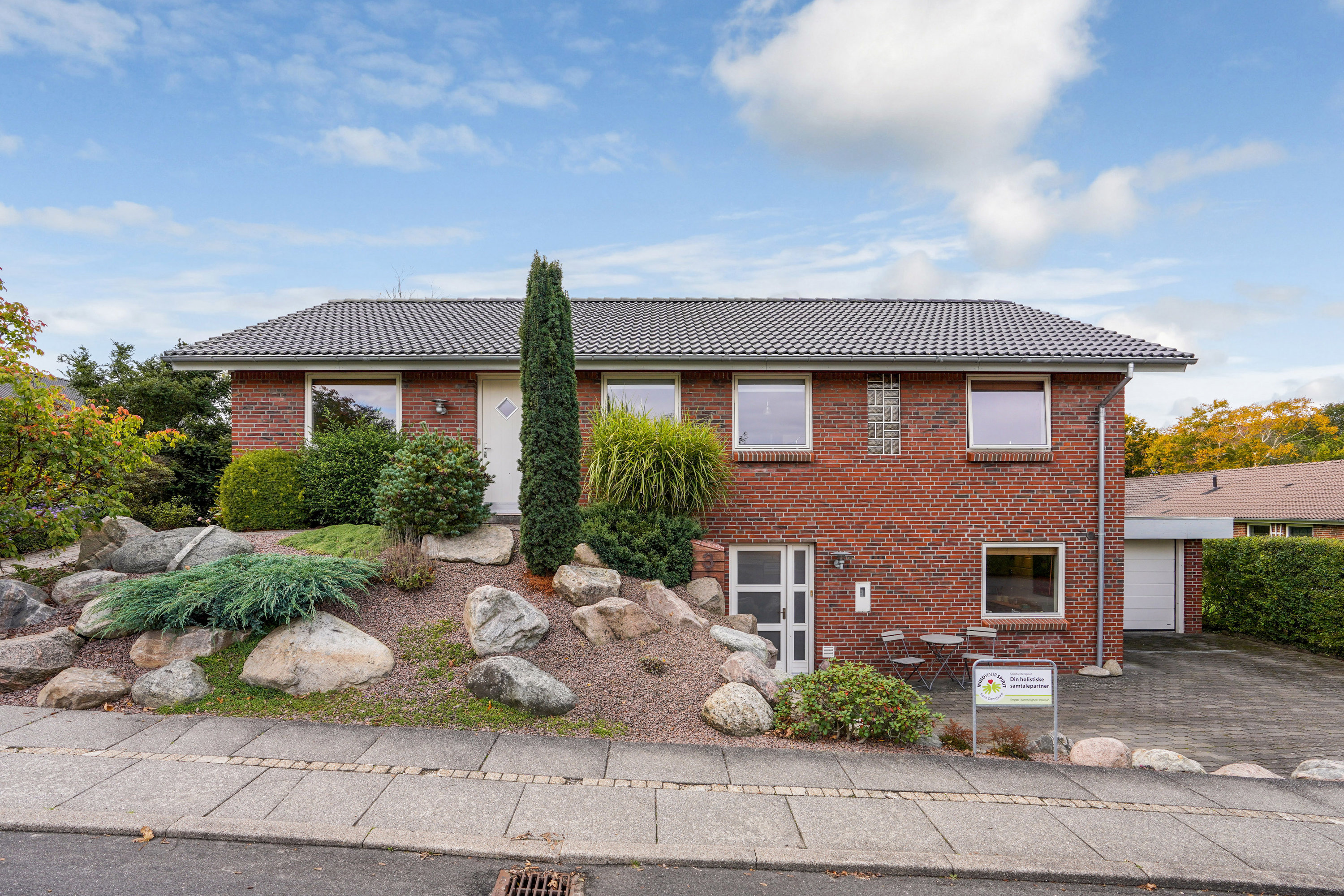 Miniaturebillede 1: ejendommen. Billede af Refshaven 3, 7321 Gadbjerg